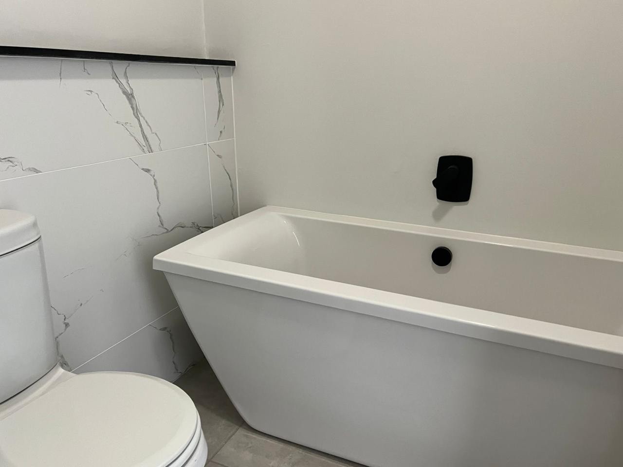 Apartment To Rent in Waterfall, Midrand