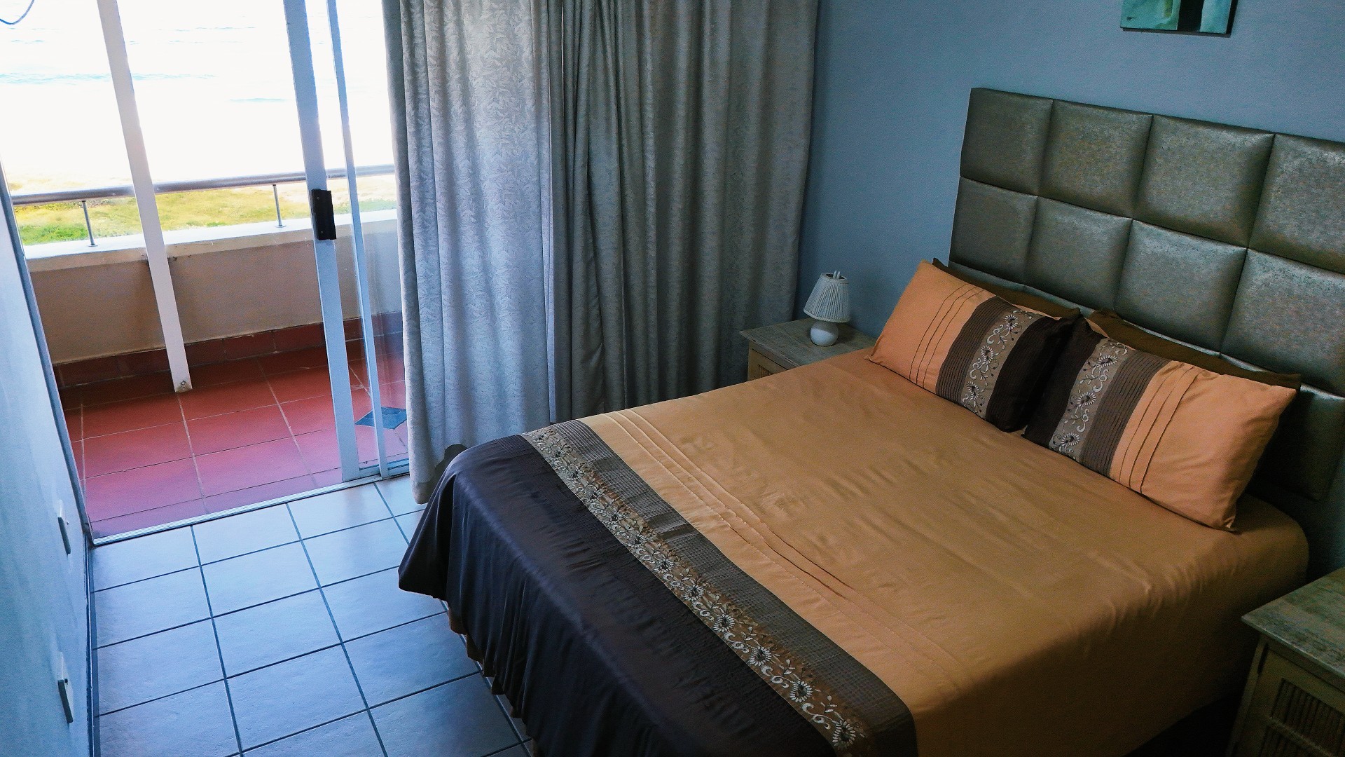 Apartment for sale in Amanzimtoti, KwaZulu Natal, 602 L'Escalier Cabanas (6th floor), L'Escalier Cabanas, 7 Beach Road, Amanzimtoti, KwaZulu Natal, 84 m²