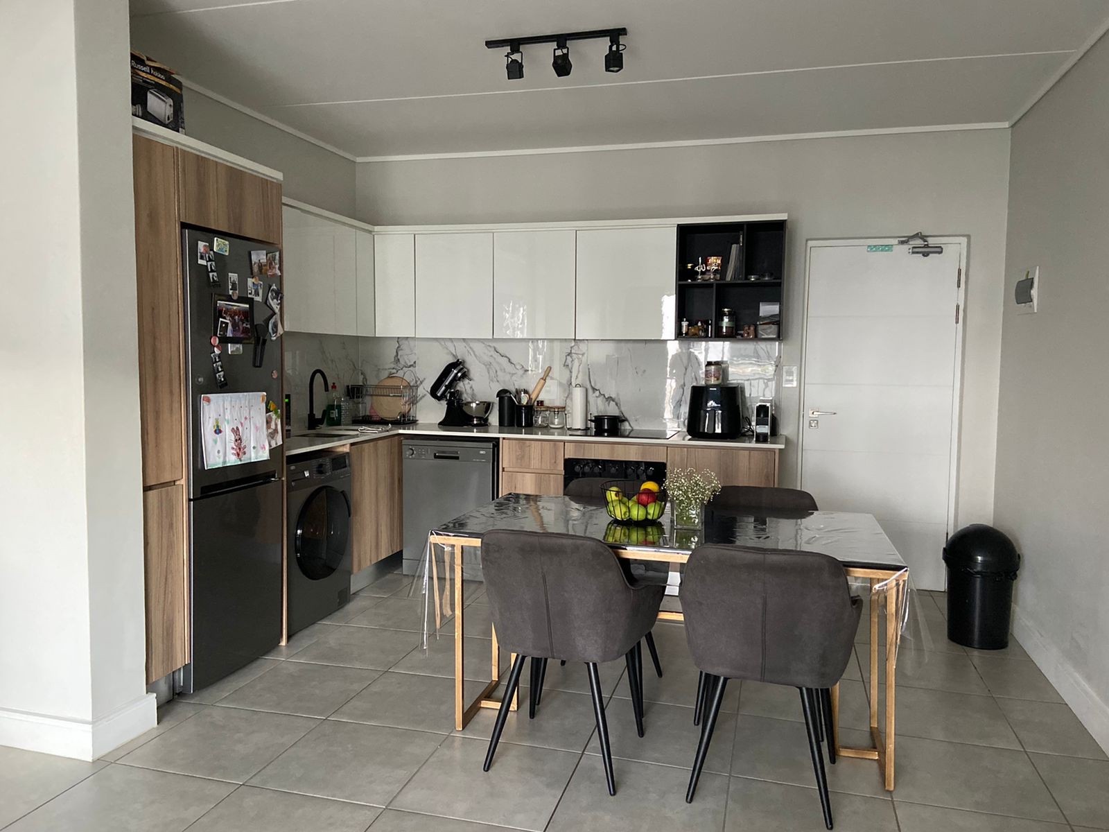 Apartment To Rent in Waterfall, Midrand