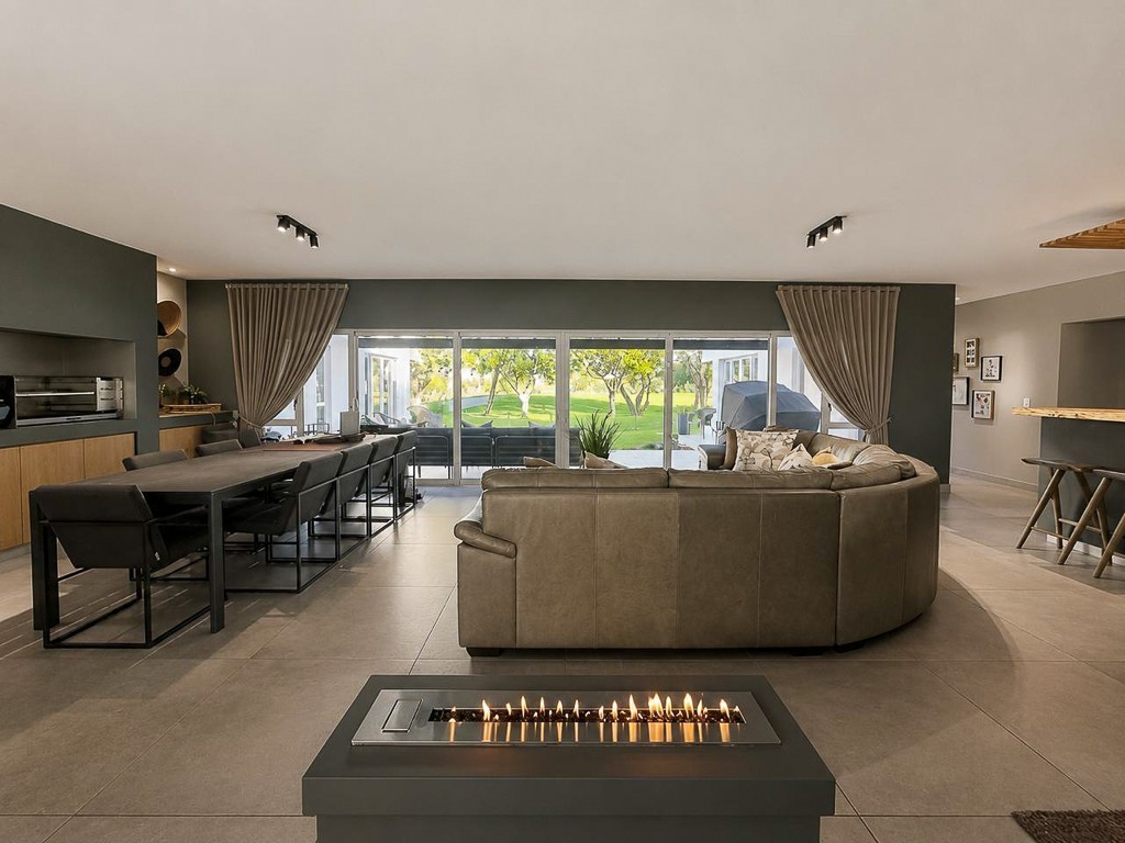 Contemporary Cape Dutch Fairway Sanctuary: Architectural Perfection in Fancourt, George, SA
