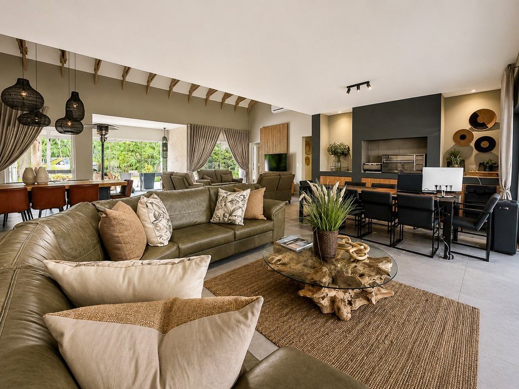 Contemporary Cape Dutch Fairway Sanctuary: Architectural Perfection in Fancourt, George, SA
