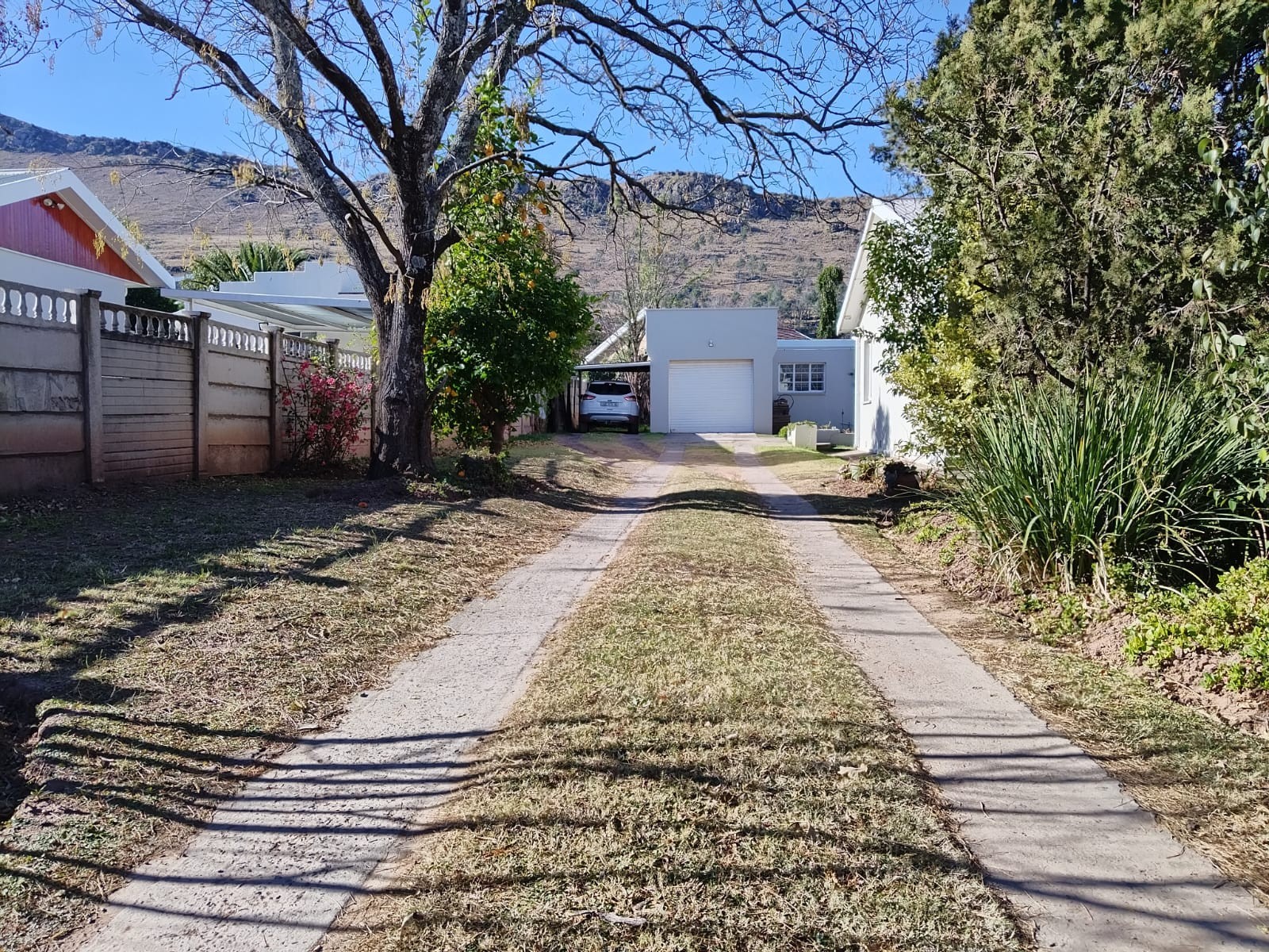 Spacious 4 Bedroom Family Home with Solar and Water Backup For Sale in Bergsig, Queenstown