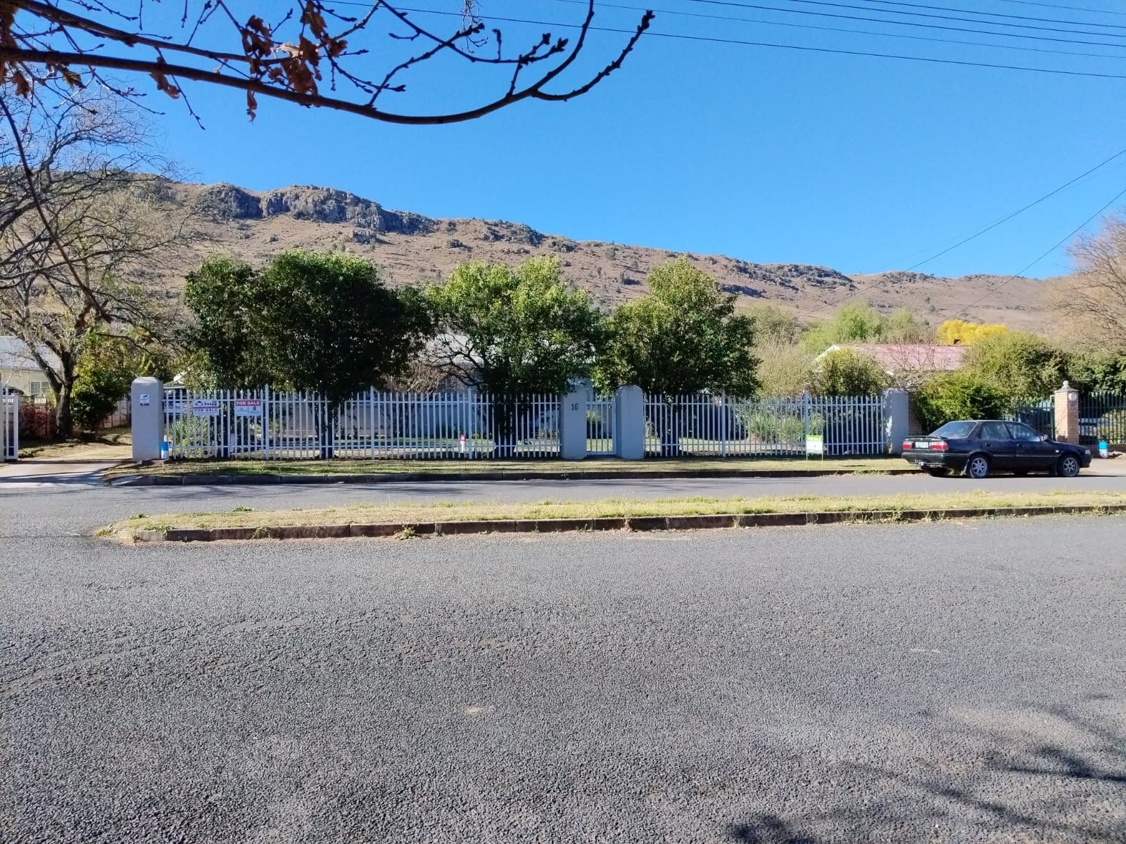 Spacious 4 Bedroom Family Home with Solar and Water Backup For Sale in Bergsig, Queenstown