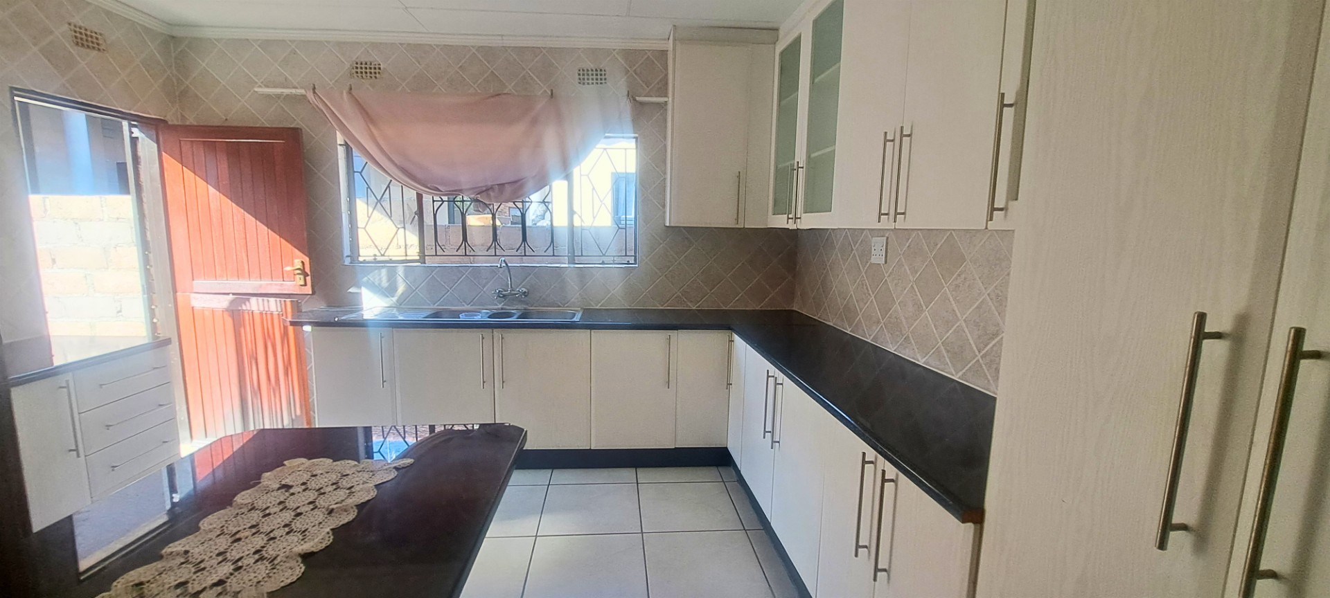 SPACIOUS 3-BEDROOM FAMILY HOME TO RENT IN KANYAMAZANE (LEKAZI), MBOMBELA, Lowveld