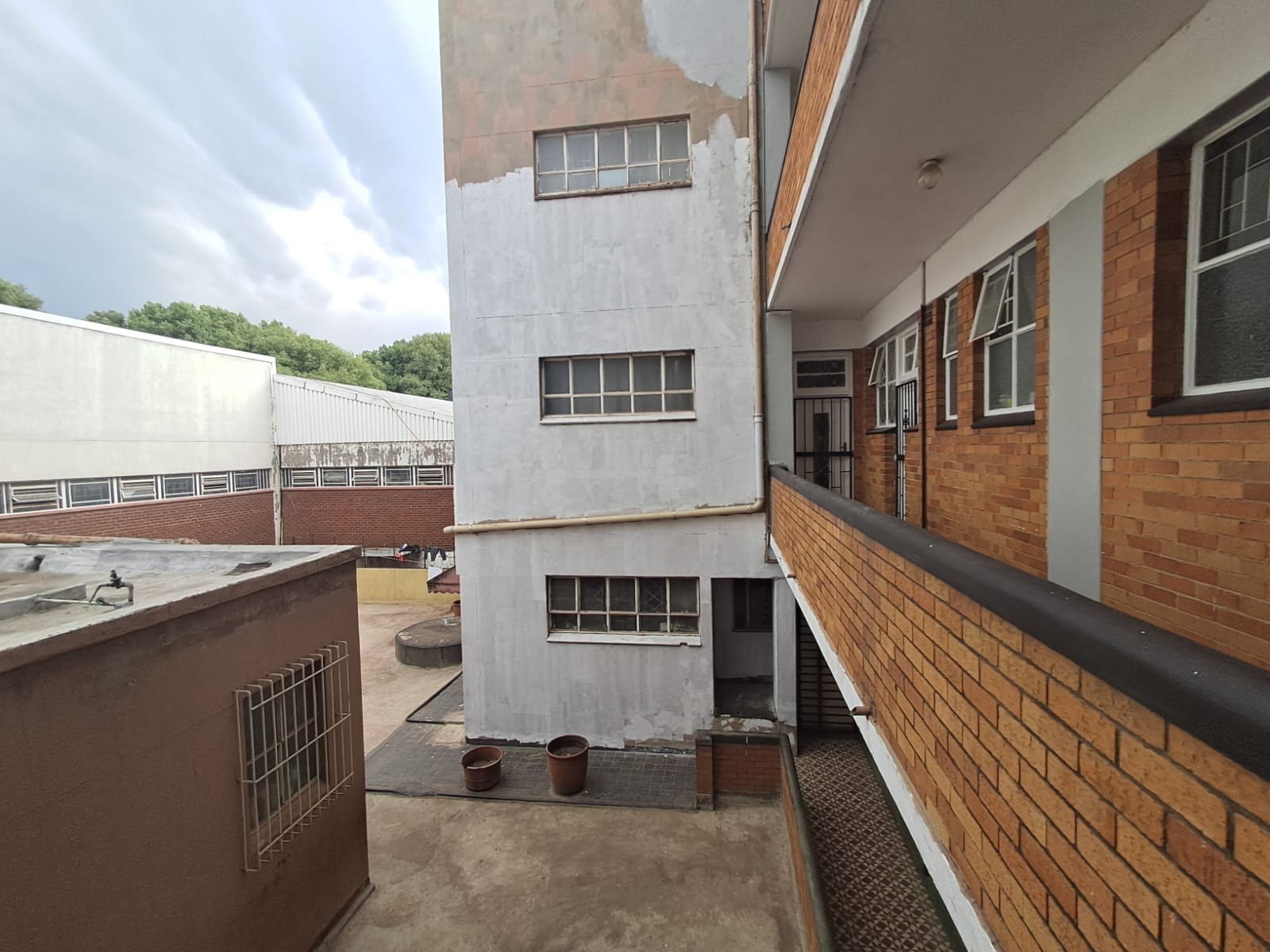 Apartment For Sale in Yeoville, Johannesburg