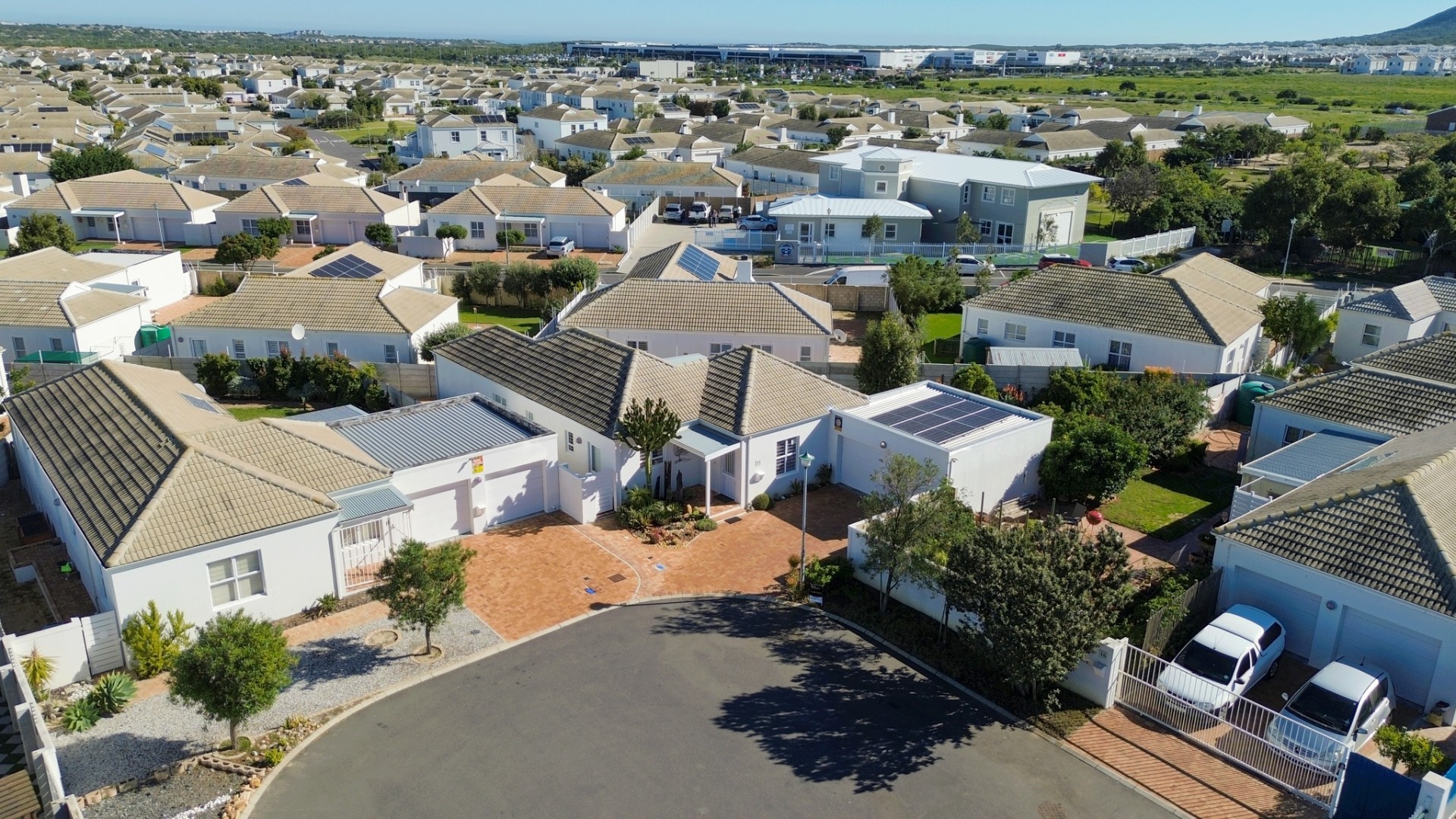 Modern 3 Bedroom Family Home in a Peaceful Cul-de-Sac