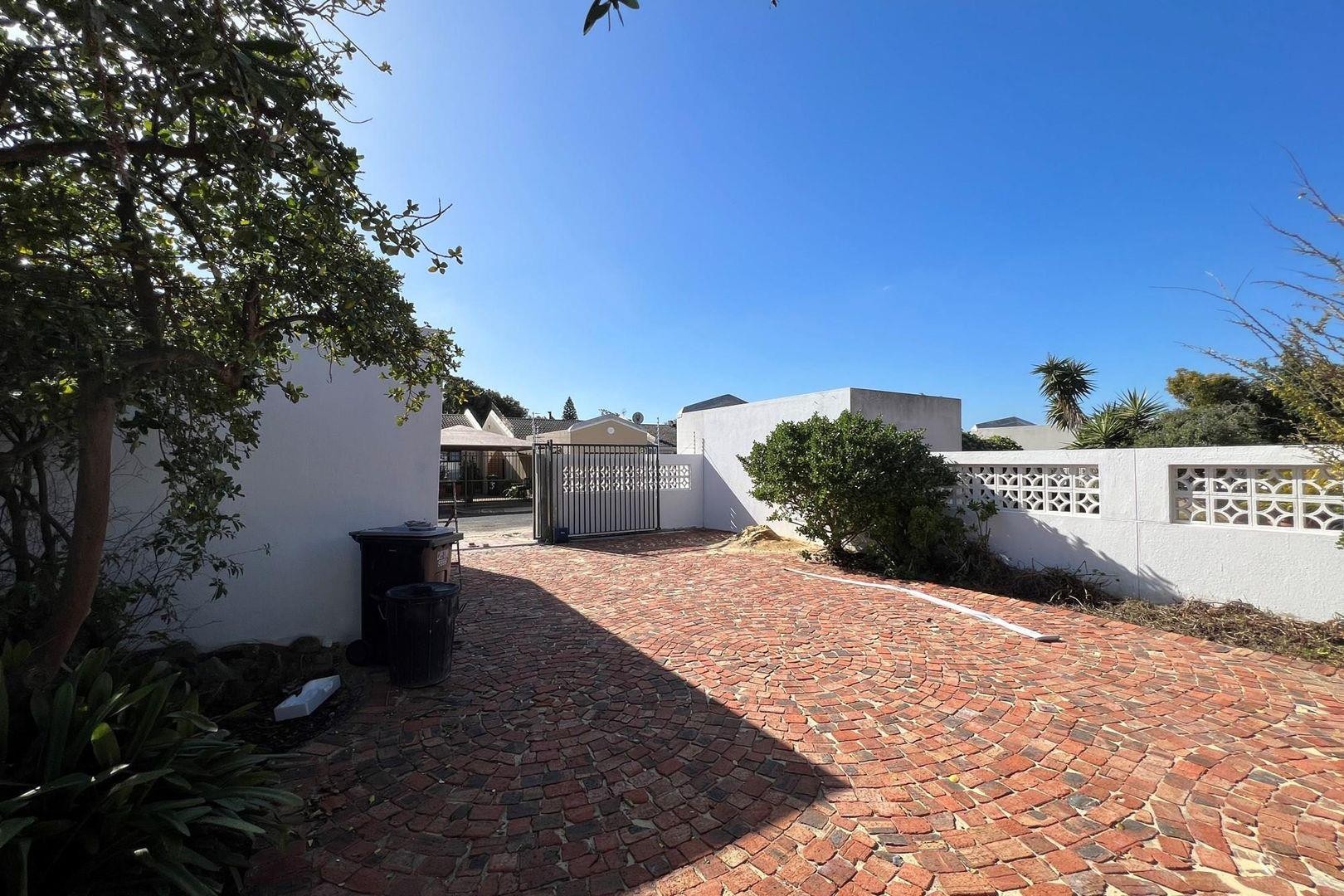 House To Rent in Flamingo Vlei, Blouberg