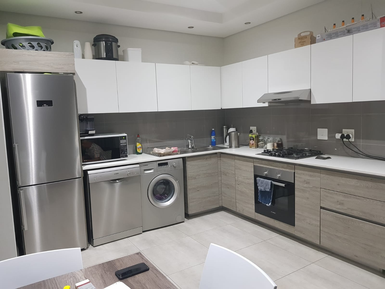 Modern 2 Bedroom, 2 Bathroom Apartment To Let in Bedfordview