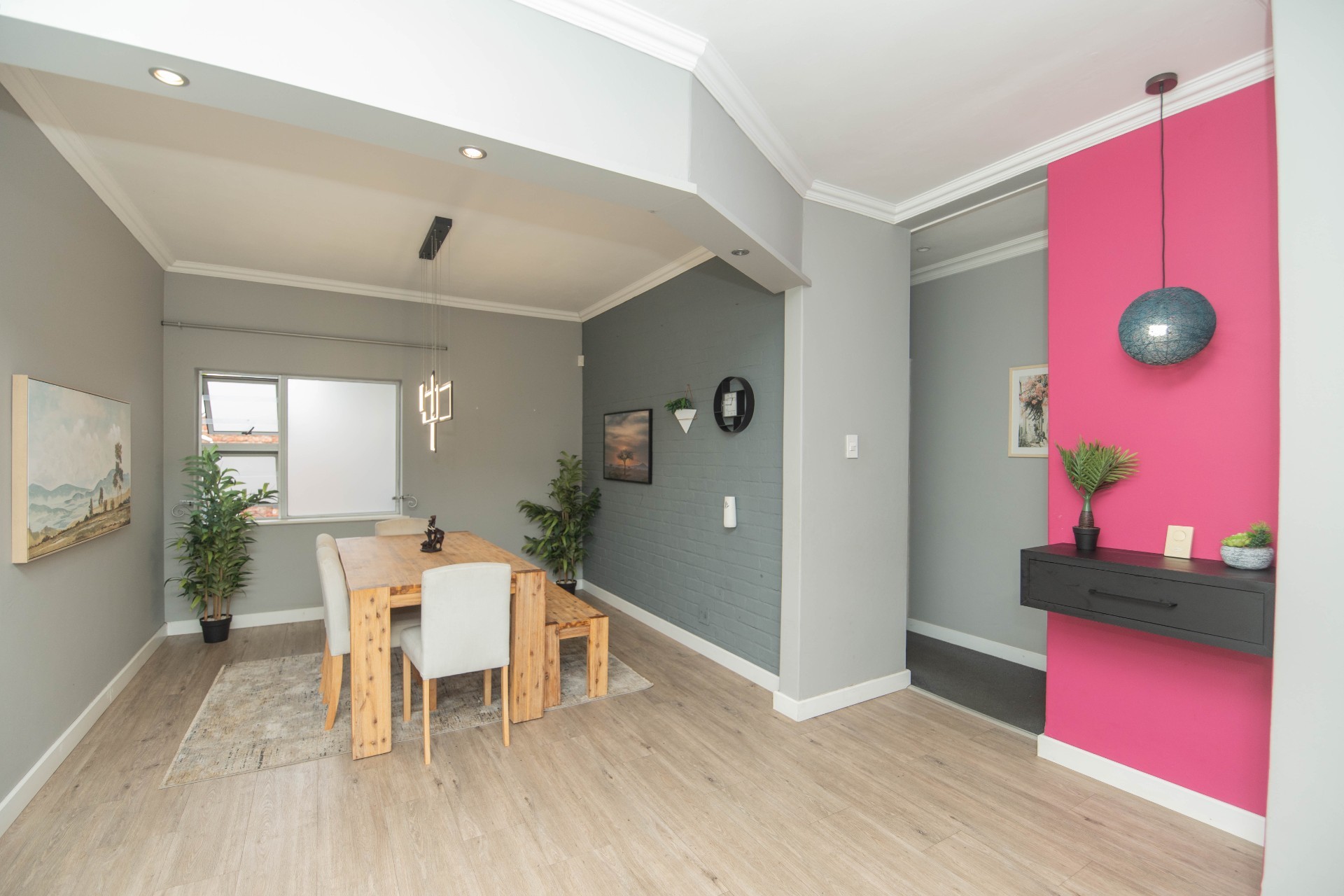 Exceptional Family Home with Fantastic Entertainment Areas, a fully Self-Contained Flat and Borehole