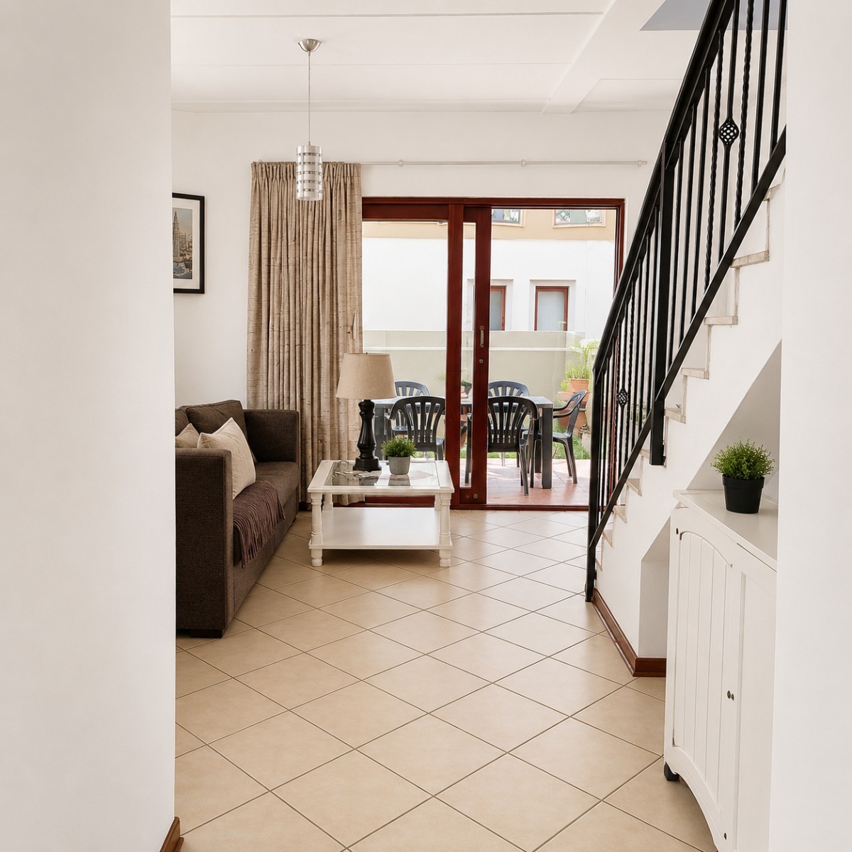 Beautiful Pet-Friendly Family Home with Private Garden in Early Dawn, Noordheuwel