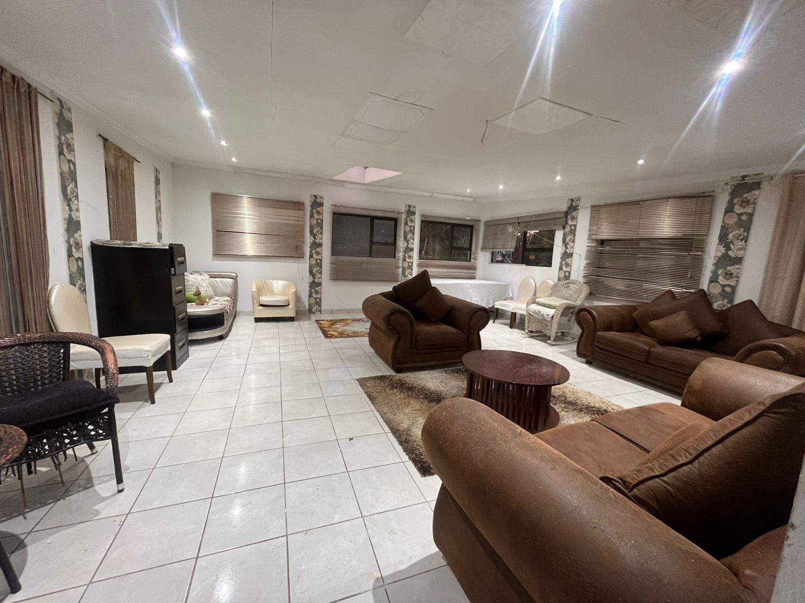 Bed & Breakfast for sale in Bruma, Johannesburg, 1465 m²