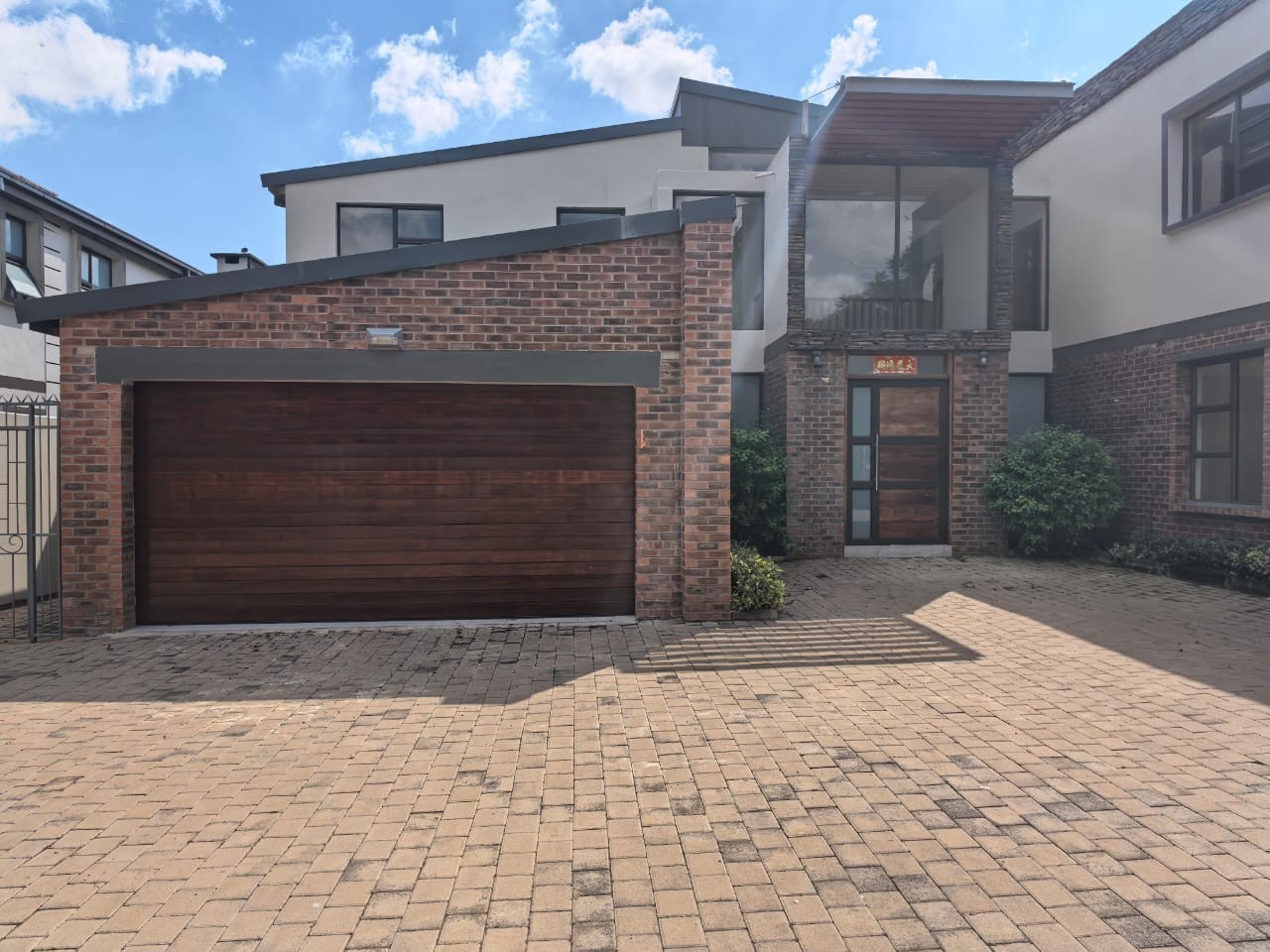 Morden Cluster For Sale in Bedfordview
