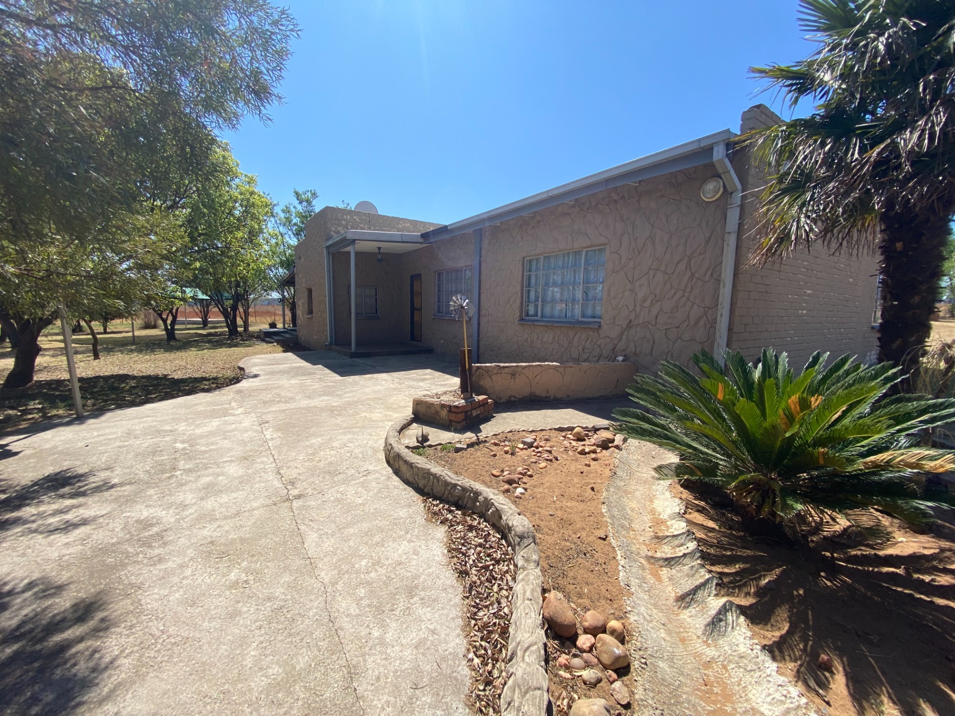 4 Bedrooms / 2 Bathrooms House to Rent in Wacht N Bietjies Kop - R104 Balmoral Road