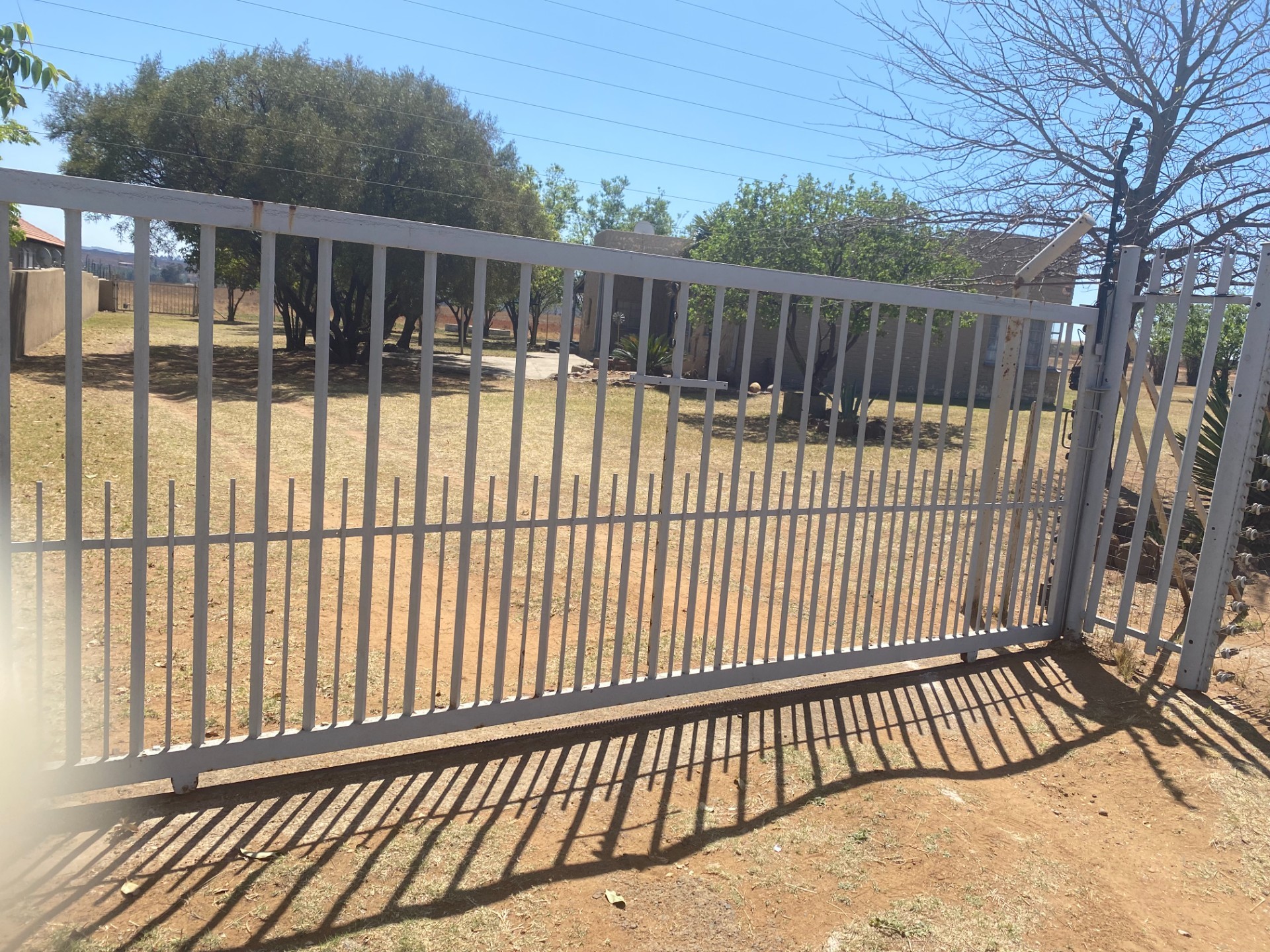 4 Bedrooms / 2 Bathrooms House to Rent in Wacht N Bietjies Kop - R104 Balmoral Road