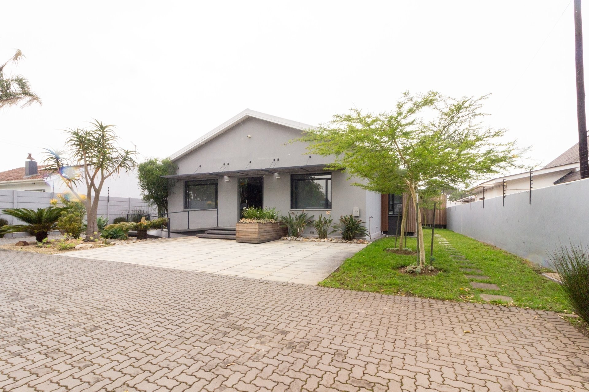 Fully Furnished Office to Let on Main Road, Walmer | 179 sqm