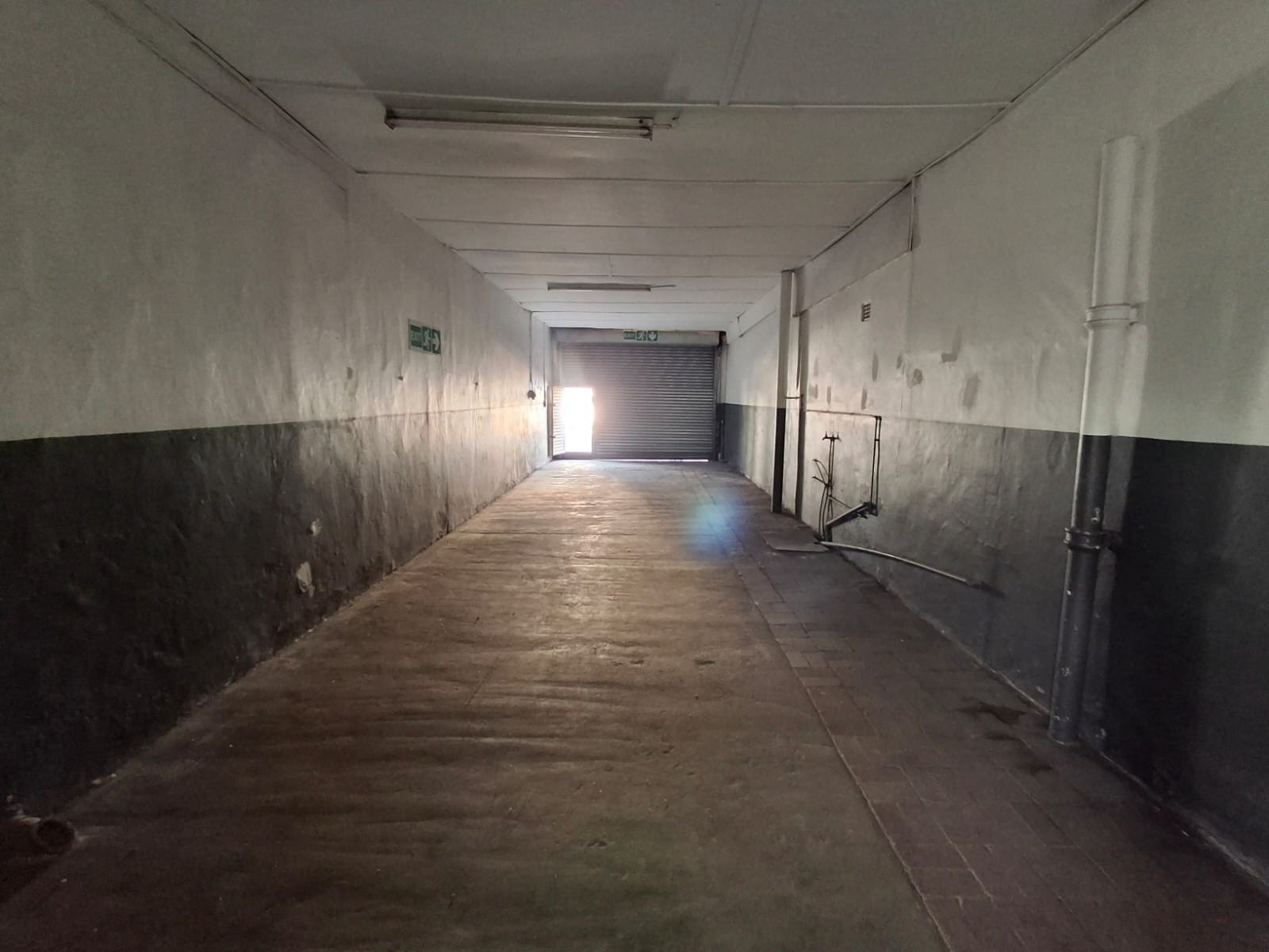 Neat warehouse to let