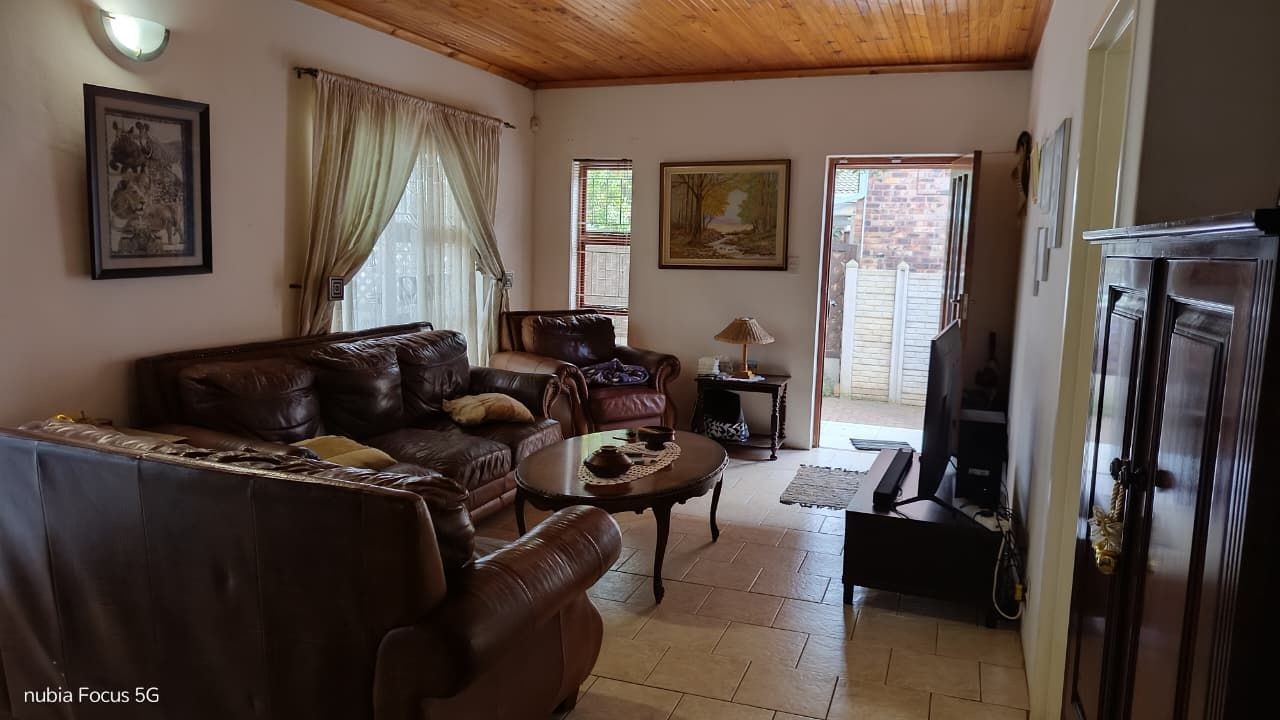 House For Sale in C Place, Jeffreys Bay
