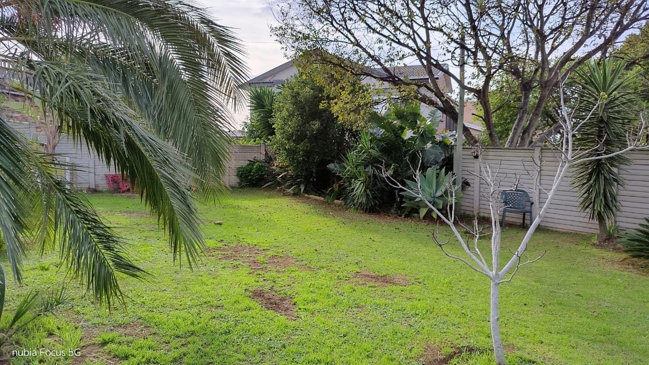 House For Sale in C Place, Jeffreys Bay