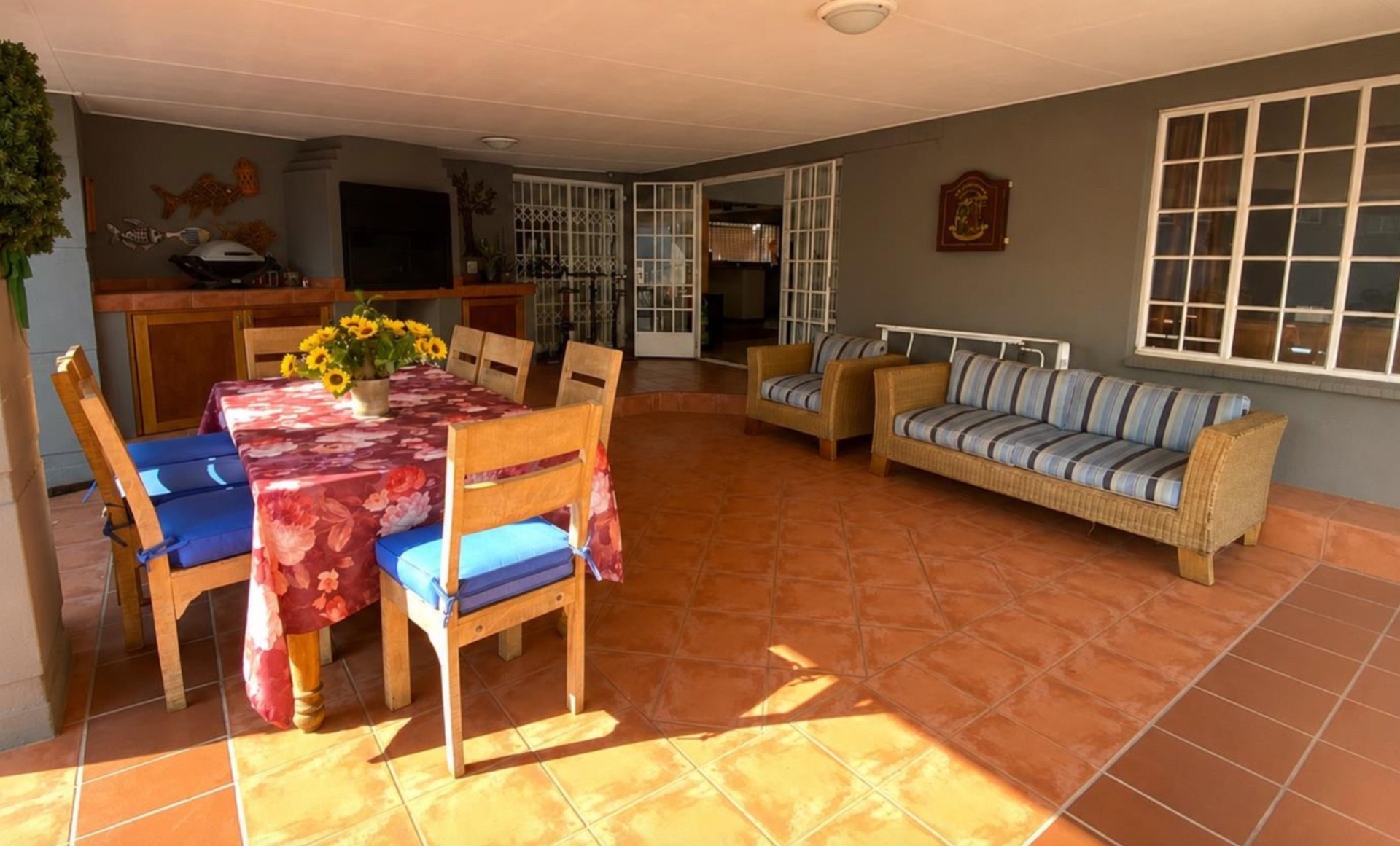 House For Sale close to UP, Boys / Girls /  High - Meisie's / Seuns Skool  And A  Flatlet