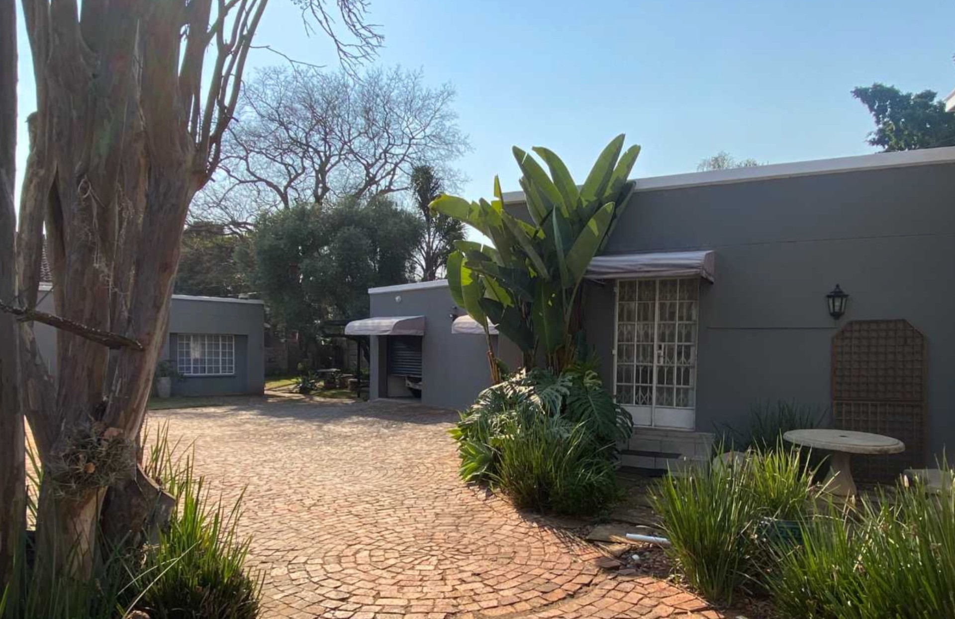 House For Sale close to UP, Boys / Girls /  High - Meisie's / Seuns Skool  And A  Flatlet
