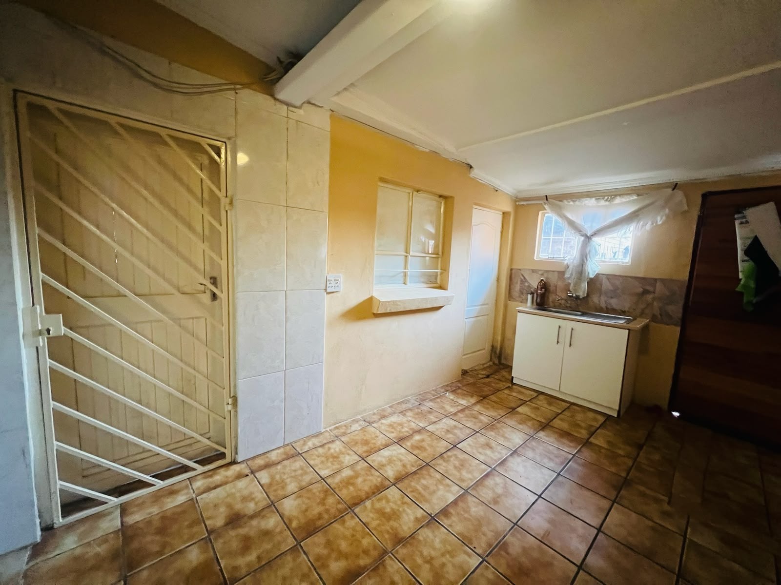 Cottage To Rent in Windsor West Windsor Randburg Gauteng