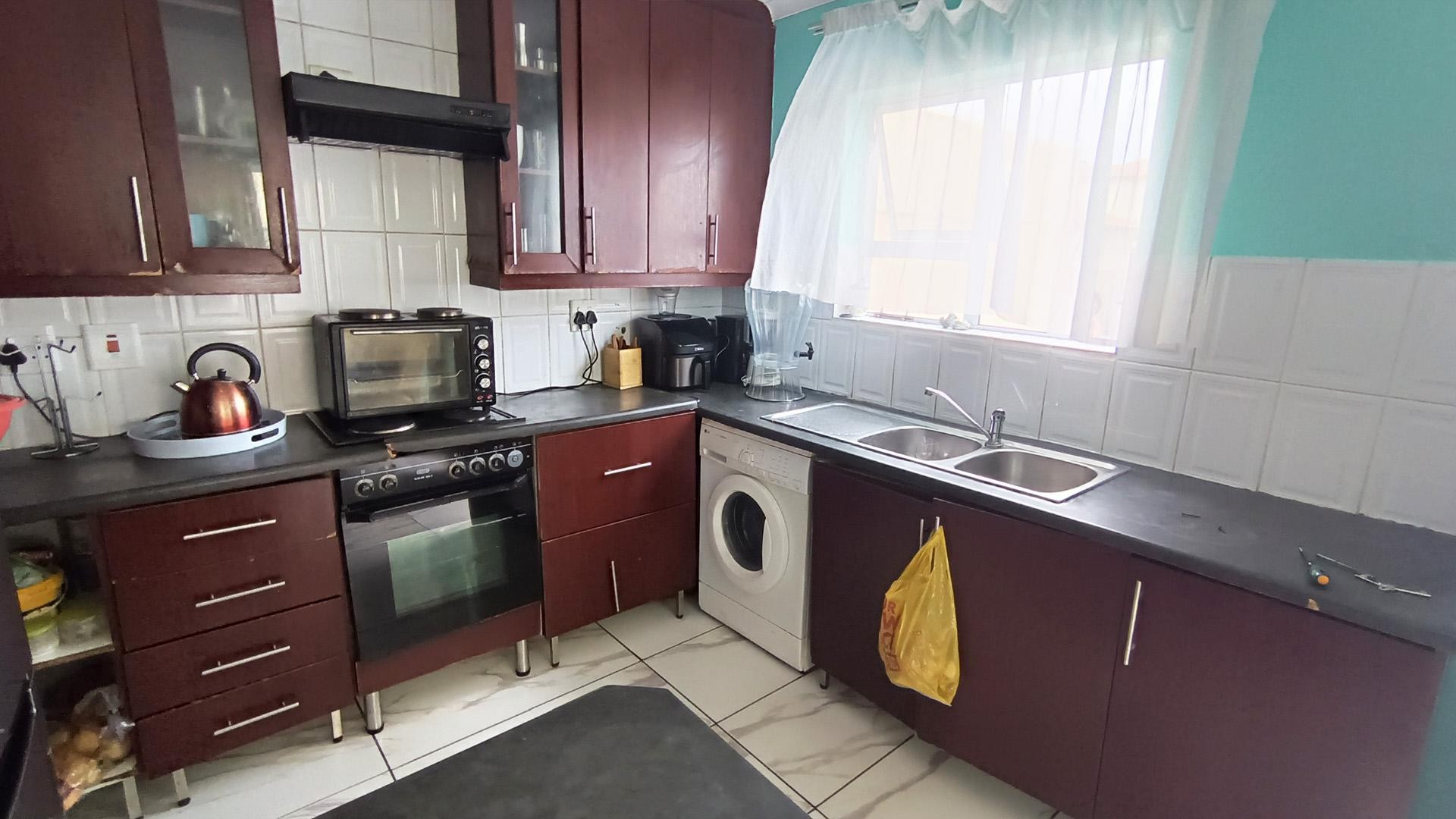 Prime Property 4 Bedroom, 2 Bathroom and Spaces rooms
