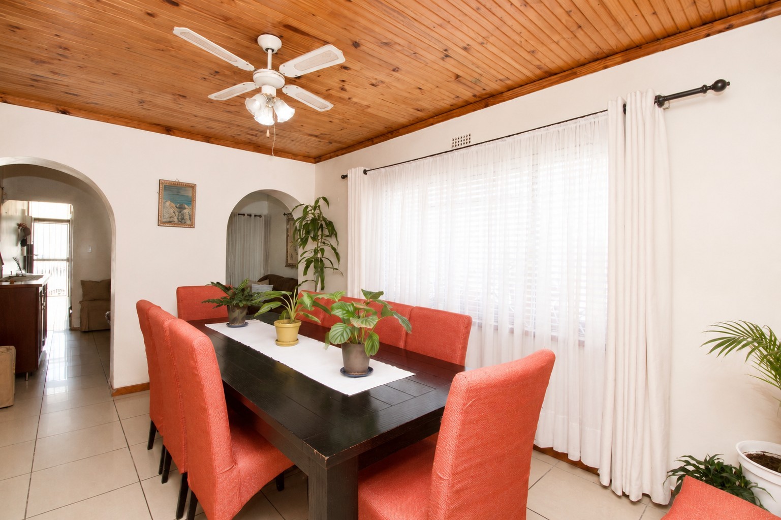 Family Entertainer with Separate Entrance Potential