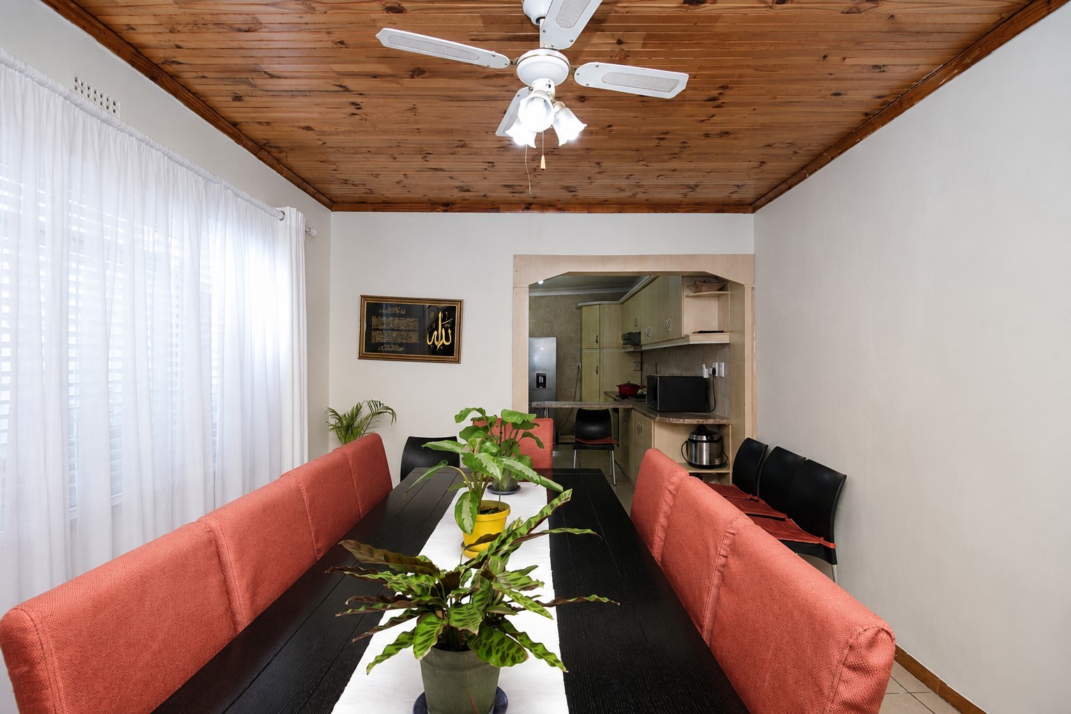 Family Entertainer with Separate Entrance Potential