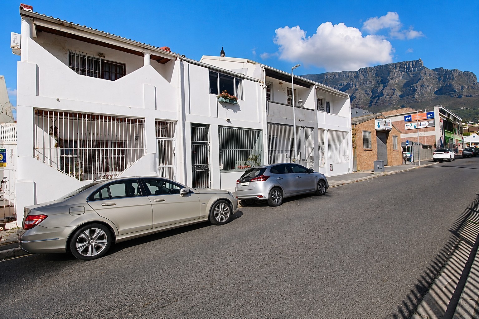 Family Entertainer with Separate Entrance Potential