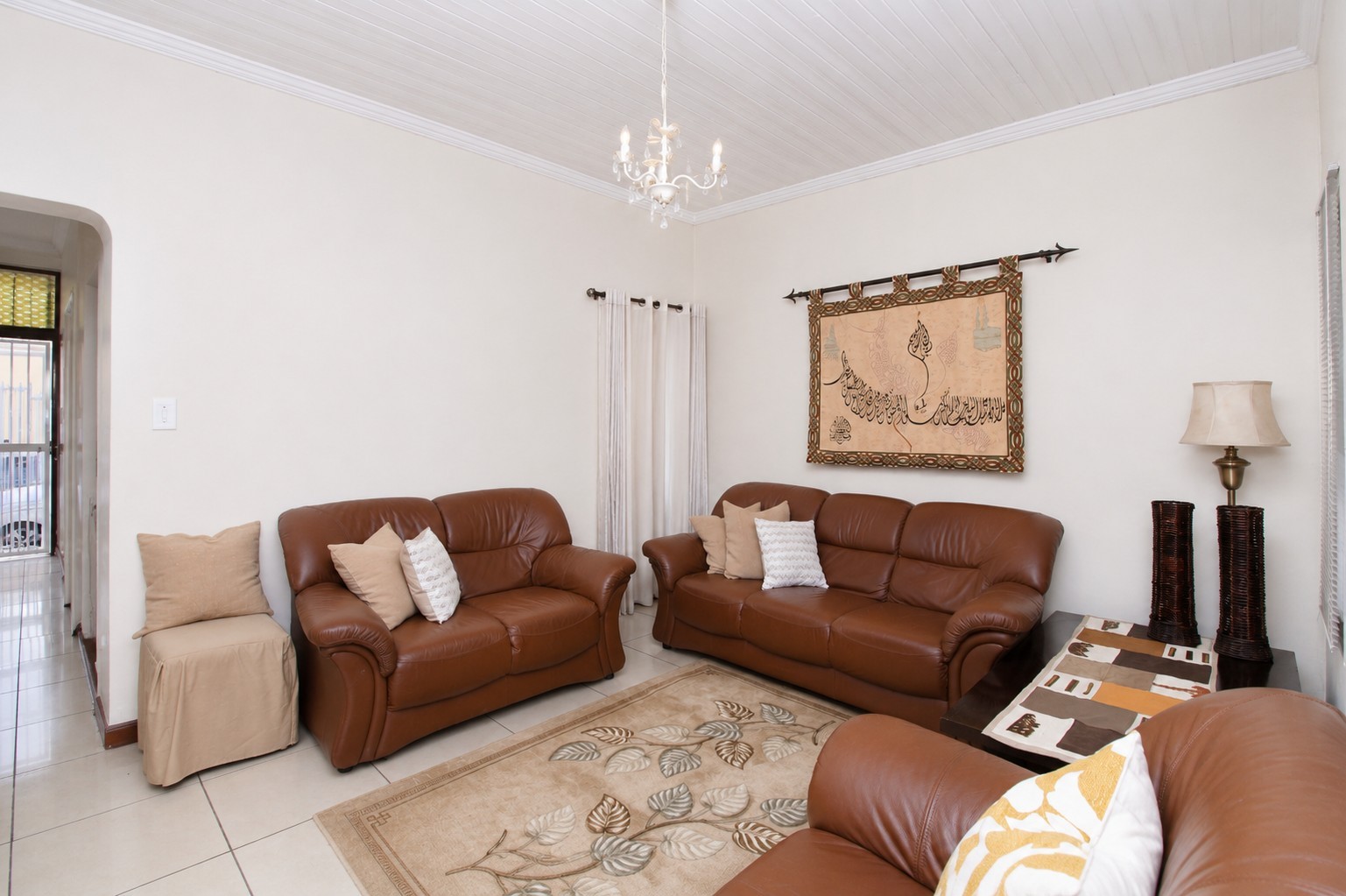 Family Entertainer with Separate Entrance Potential