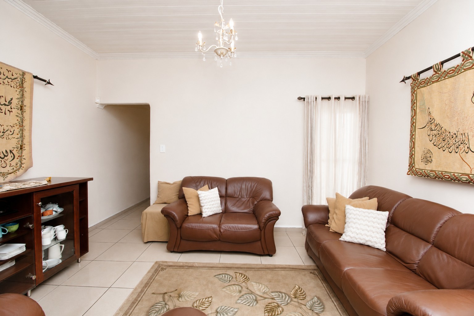 Family Entertainer with Separate Entrance Potential