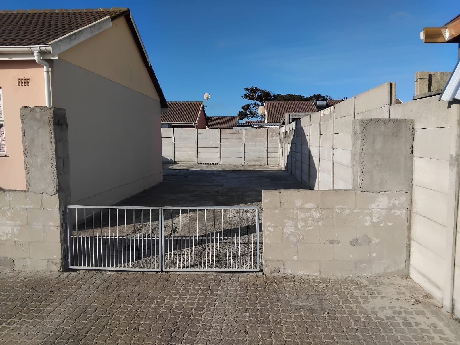 2 Bedroom House For Sale in Pelican Park