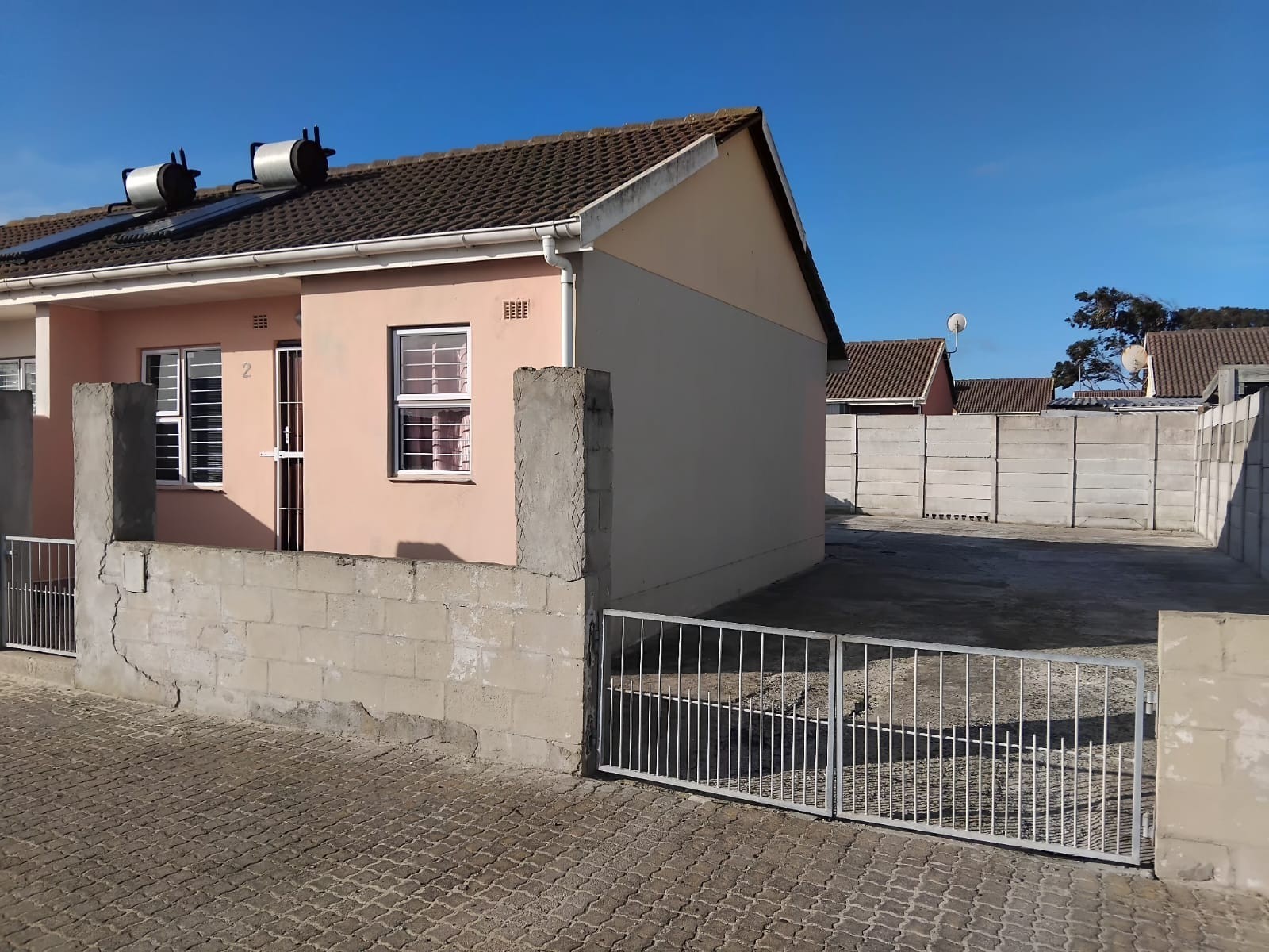 2 Bedroom House For Sale in Pelican Park