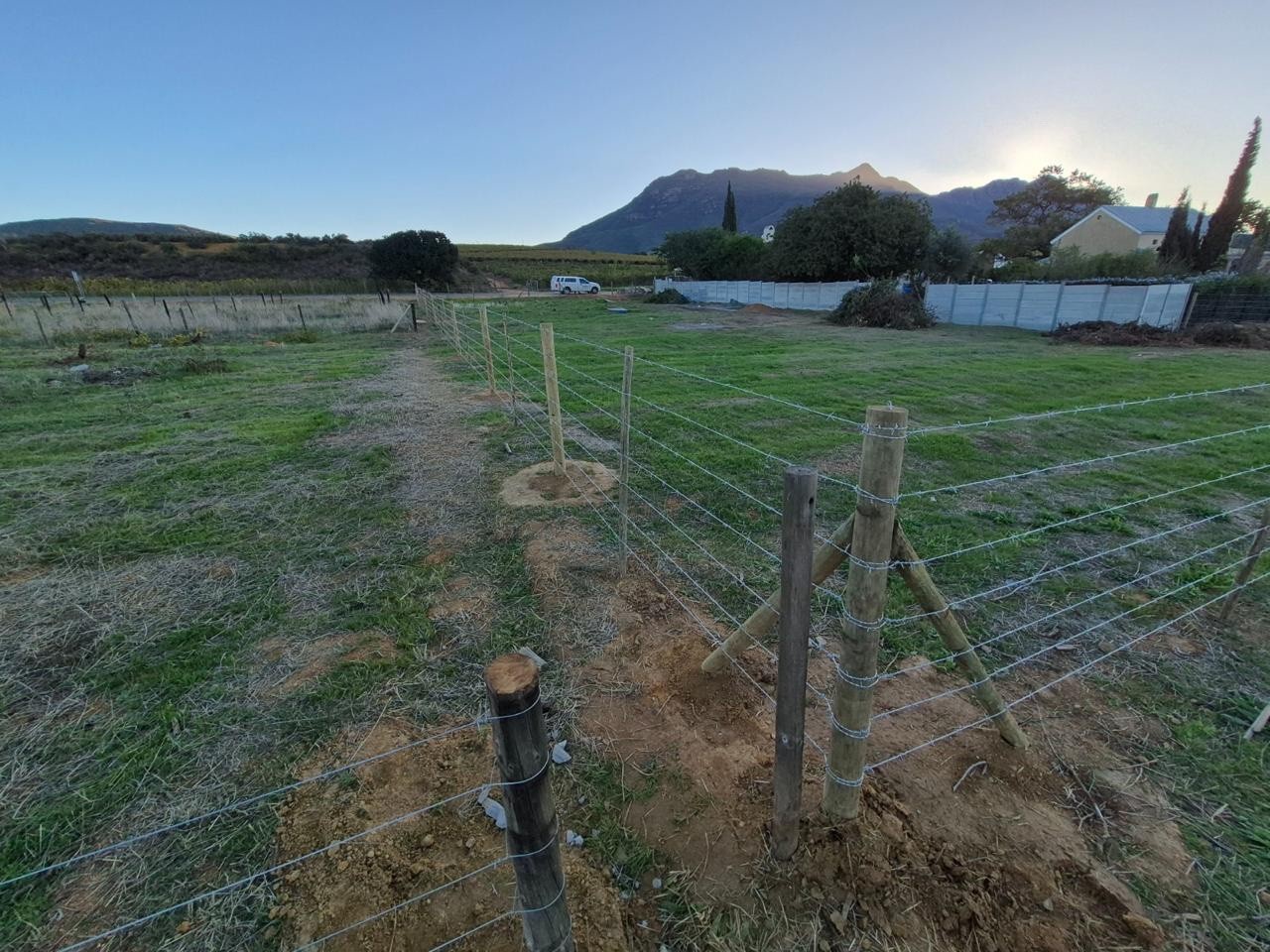 STUNNING STAND IN ICONIC RIEBEECK KASTEEL WITH SURROUNDING MOUNTAINOUS VIEWS AND UNLIMITED FRESH AIR