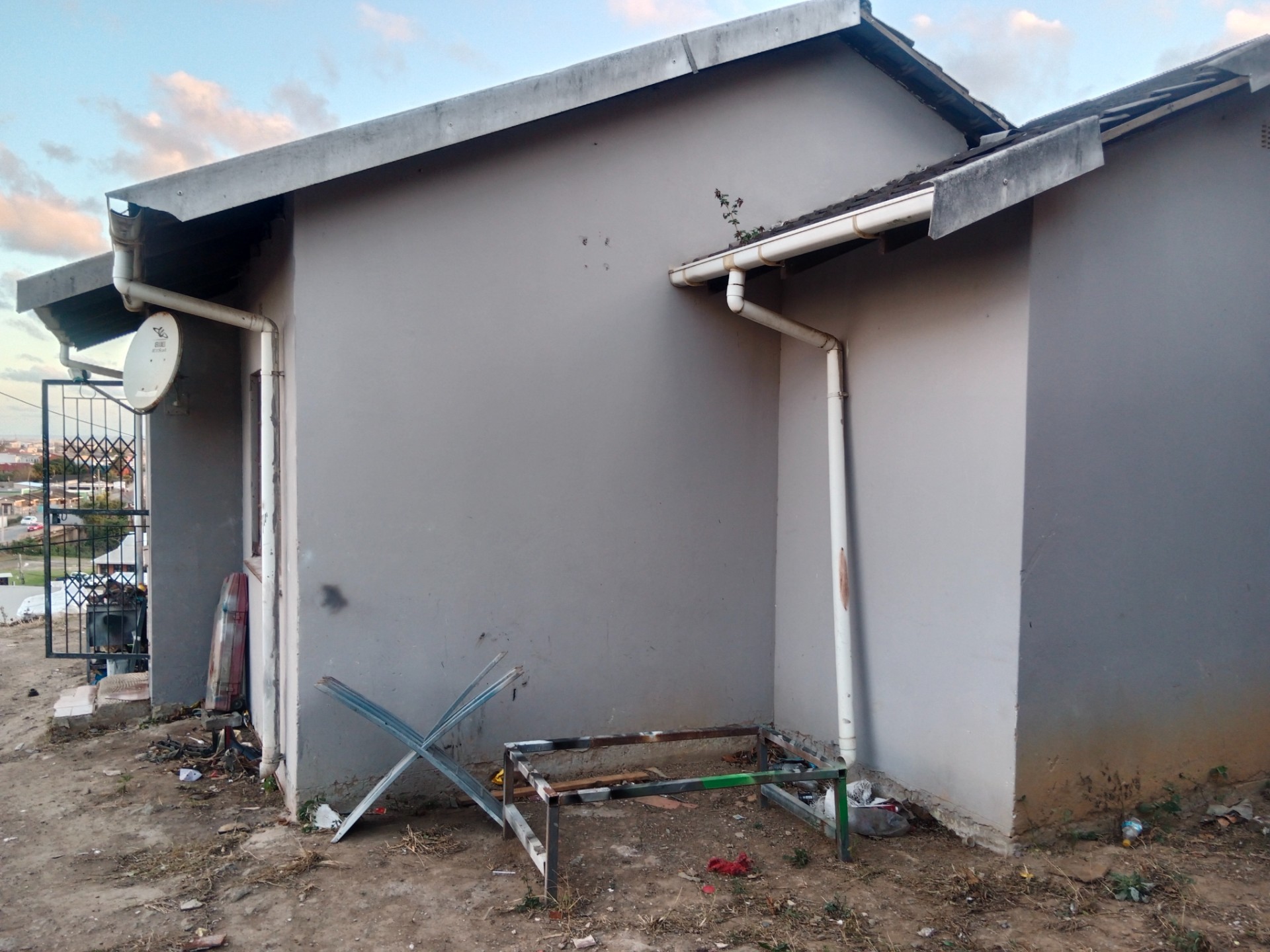 House For Sale in Lovu, Kingsburgh, KwaZulu Natal