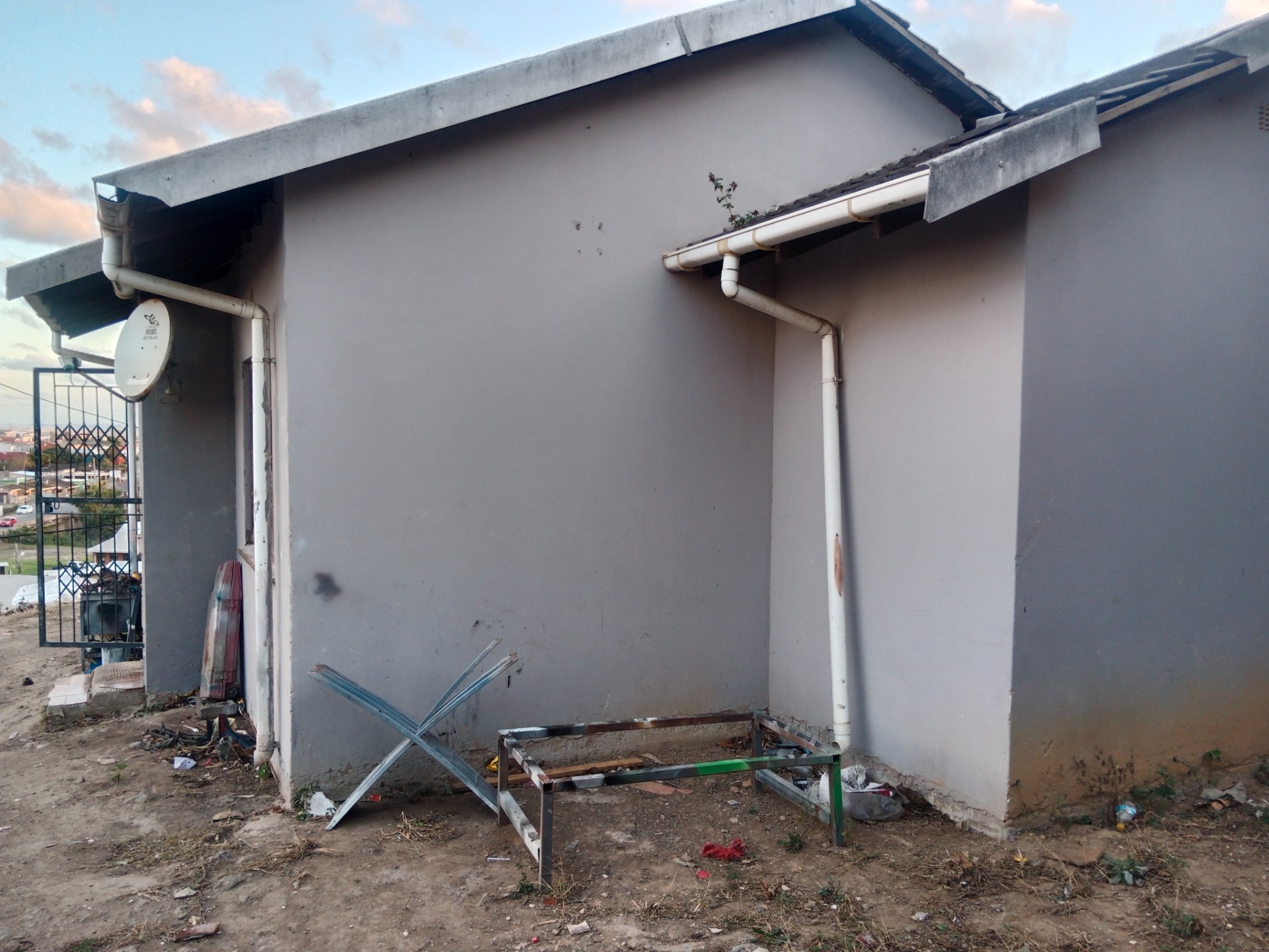 House For Sale in Lovu, Kingsburgh, KwaZulu Natal