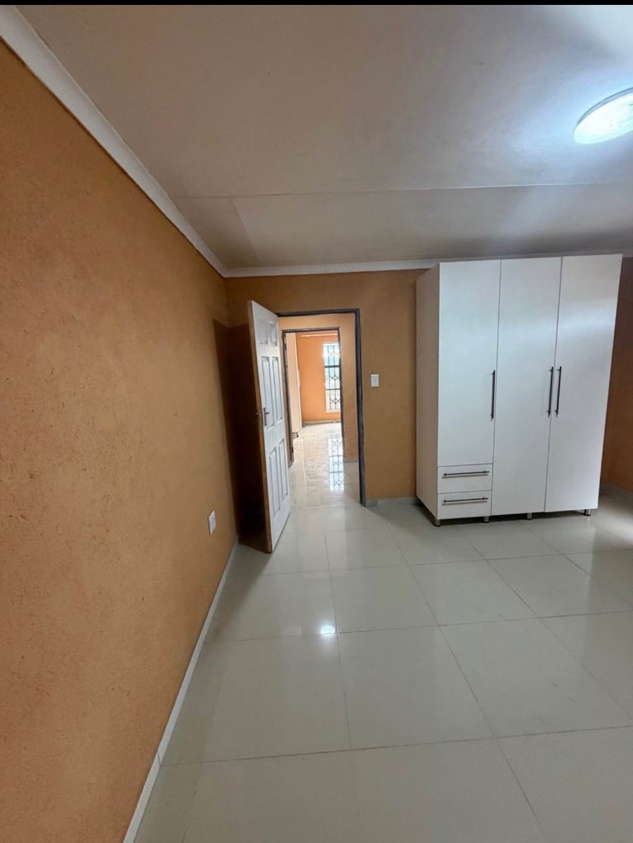 2 Bedrooms To Rent in Karino, Nelspruit
