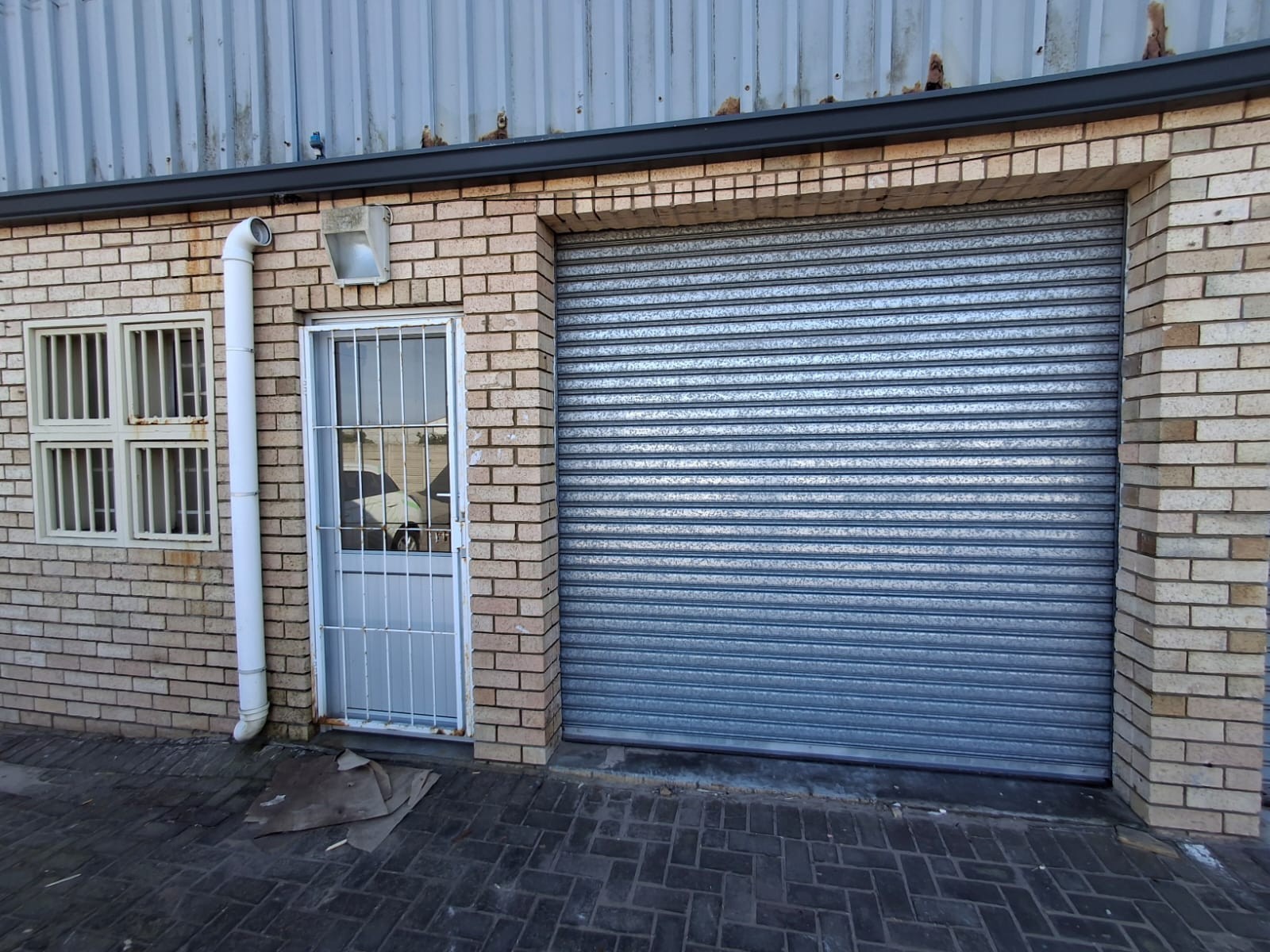 Warehouse available in secure park