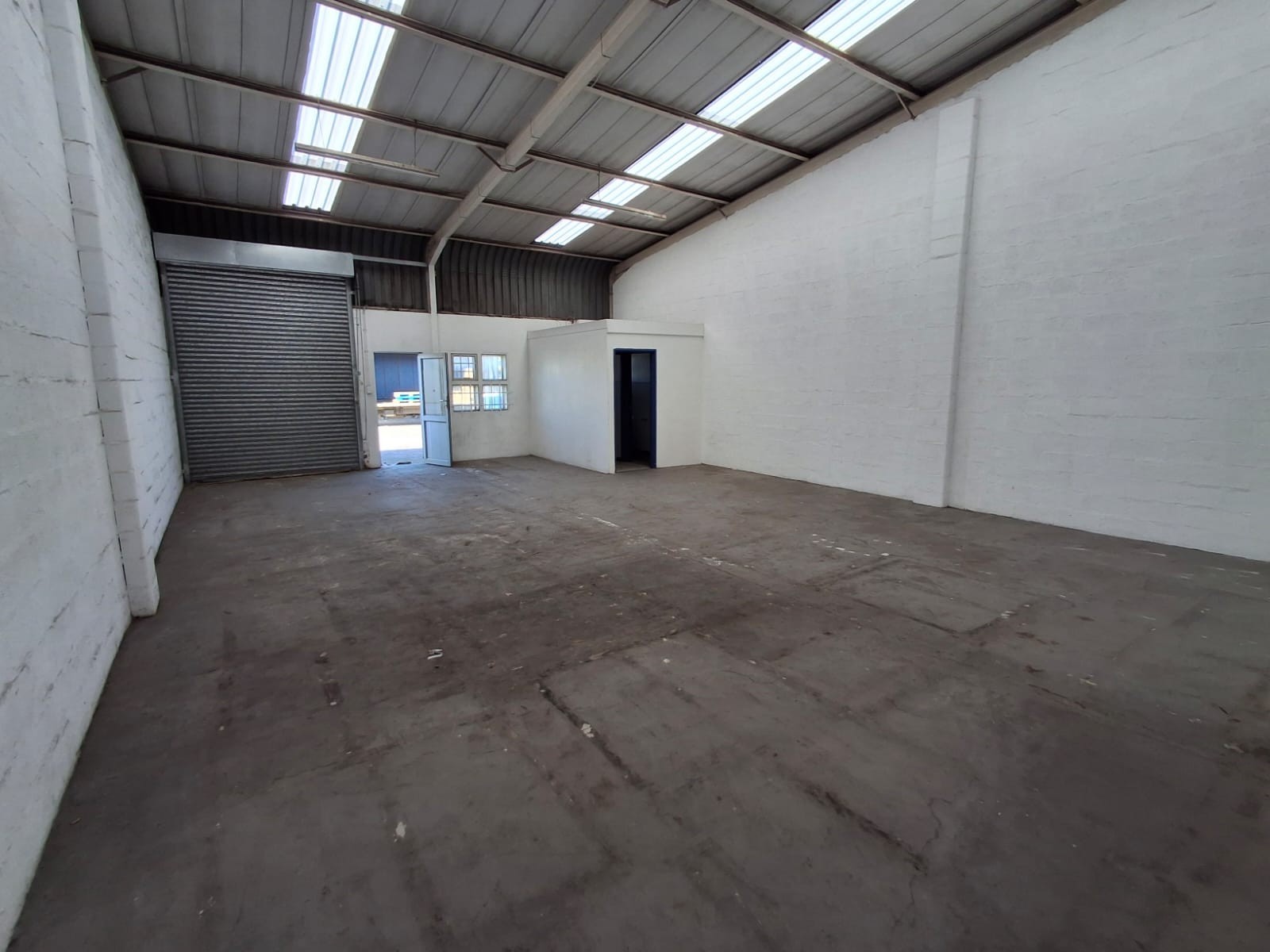 Warehouse available in secure park