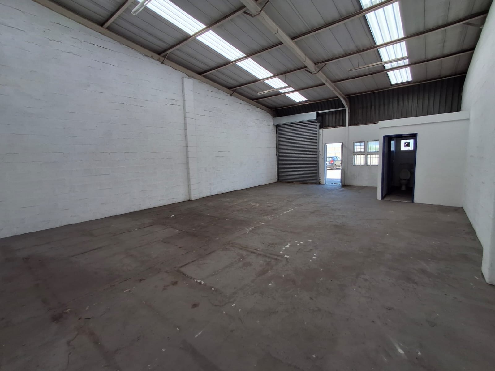 Warehouse available in secure park