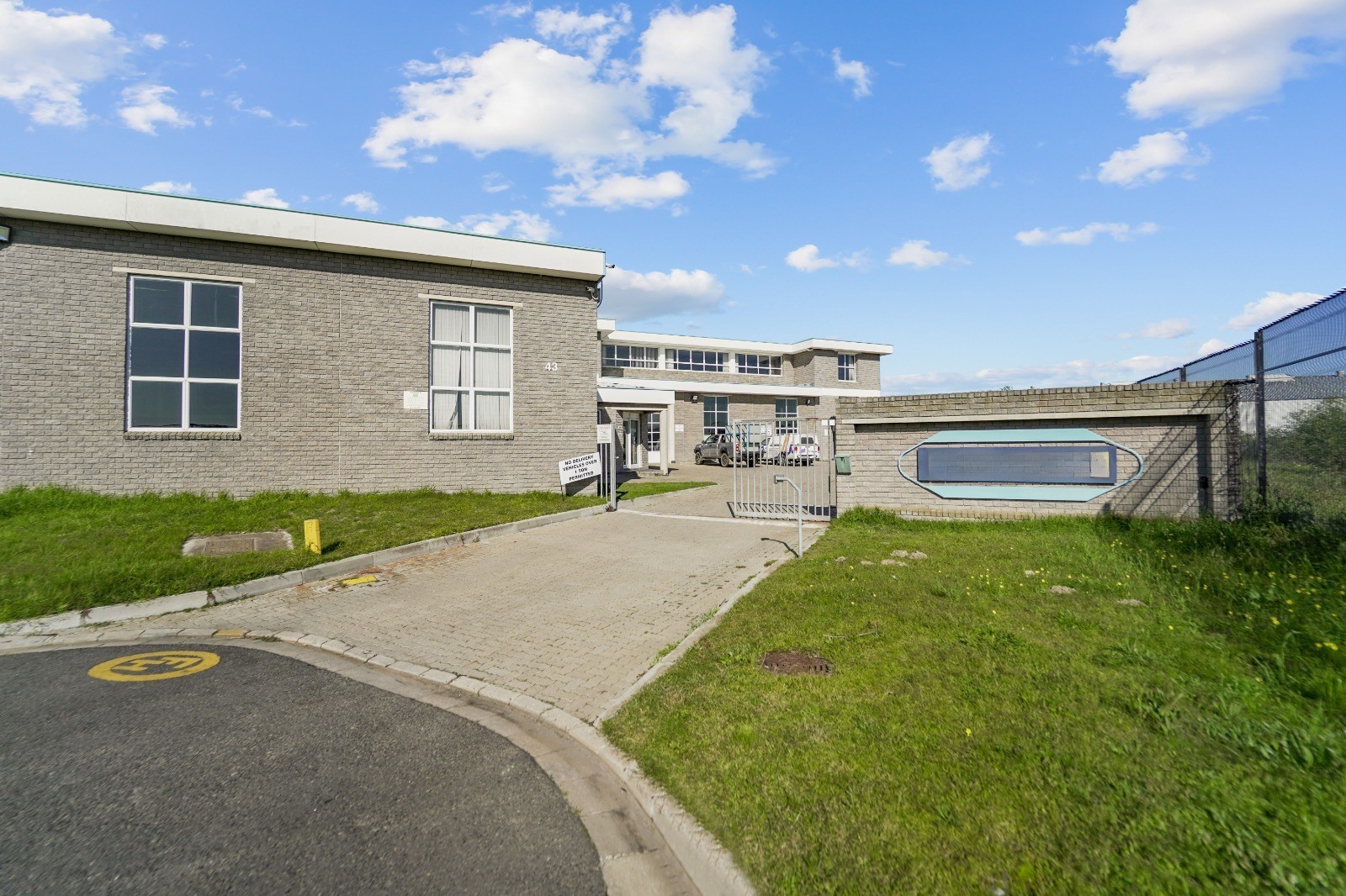 Industrial Property For Sale in Killarney Gardens, Milnerton