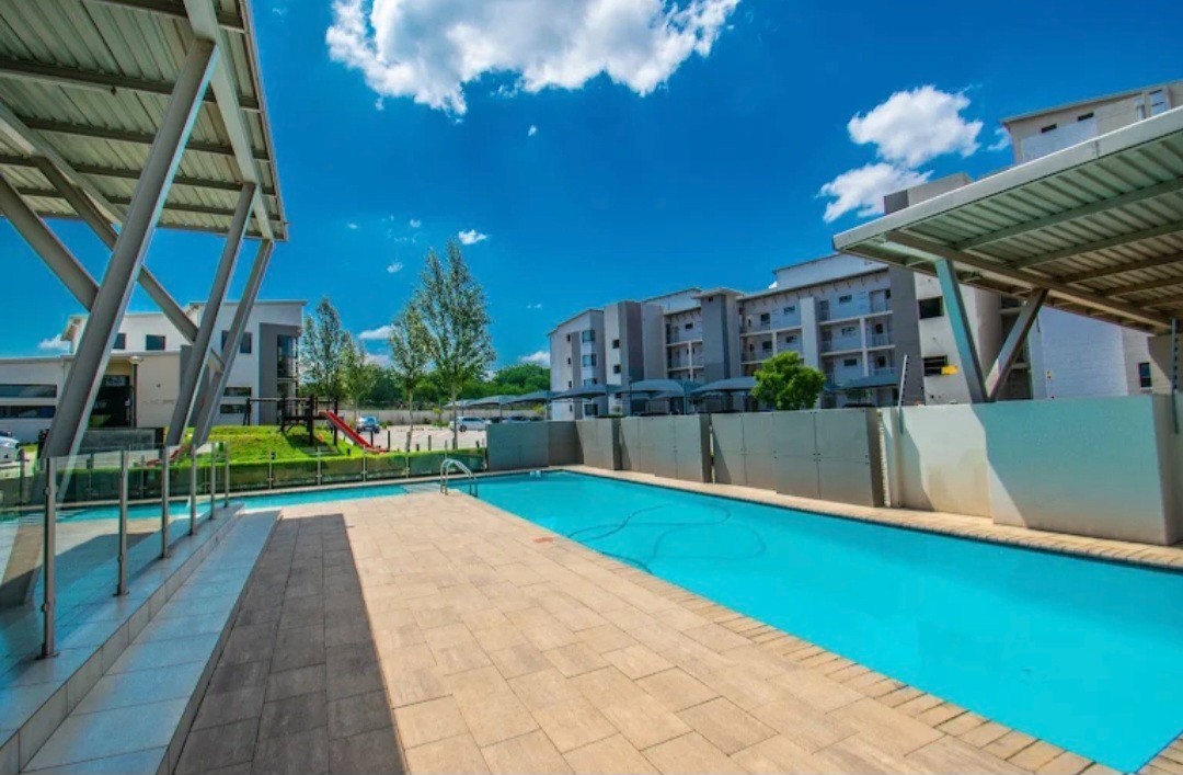 Apartment For Sale in Broadacres, Sandton