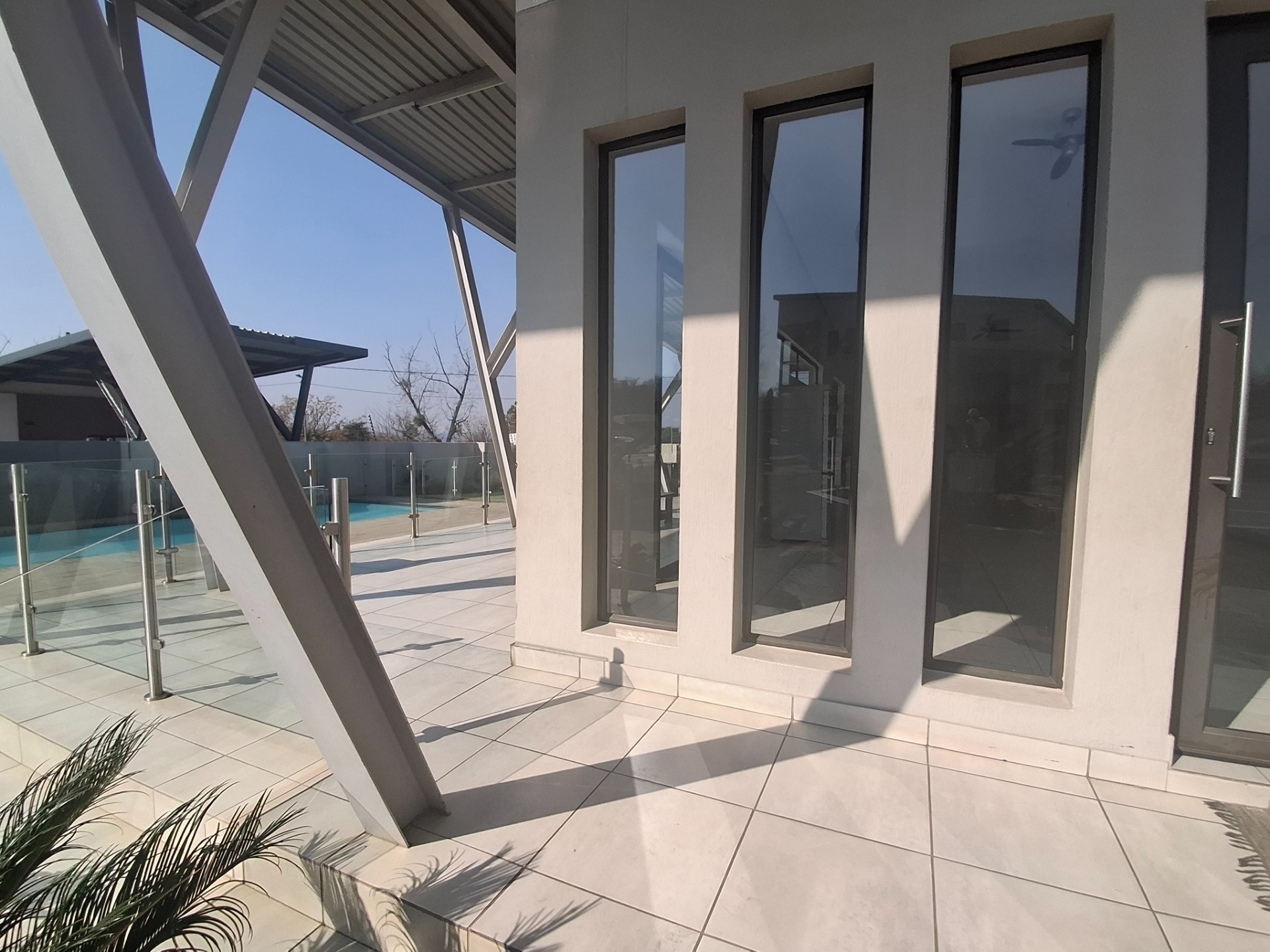 Apartment For Sale in Broadacres, Sandton
