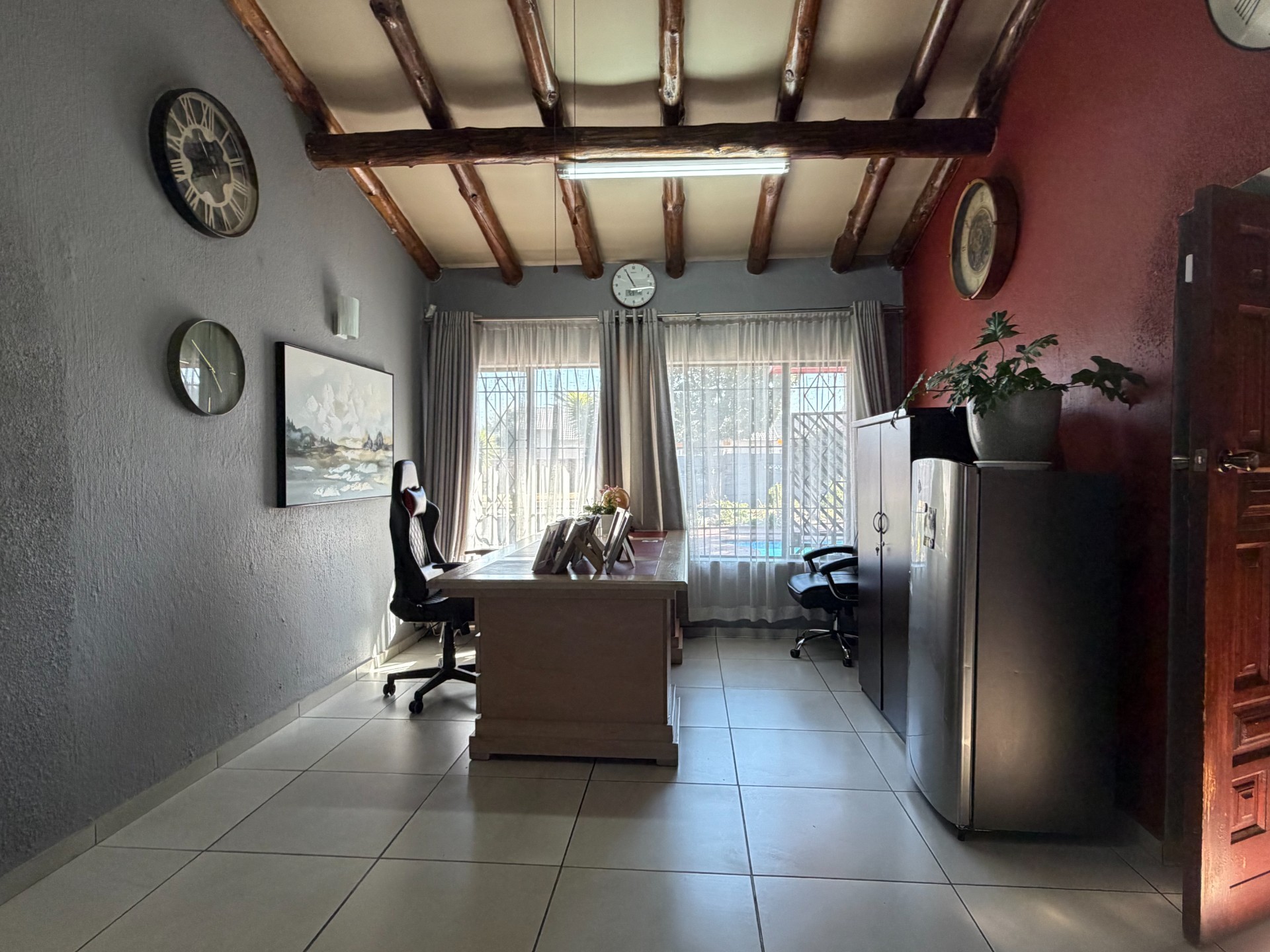 Stunning 4 Bedroom Home with a Flatlet For Sale in Brackendowns!
