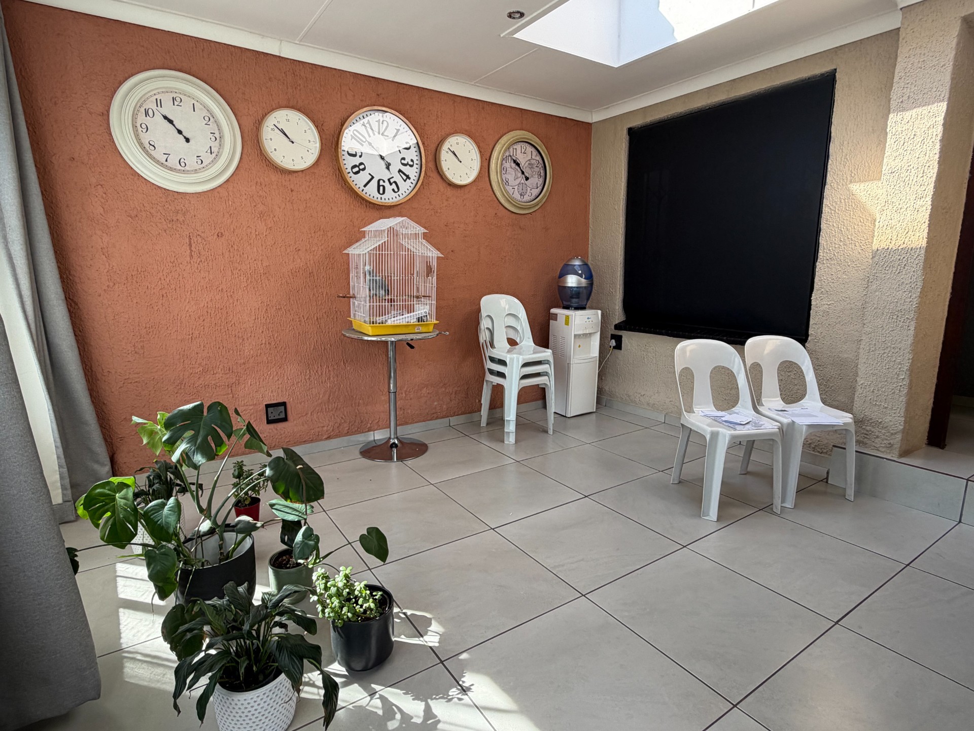 Stunning 4 Bedroom Home with a Flatlet For Sale in Brackendowns!