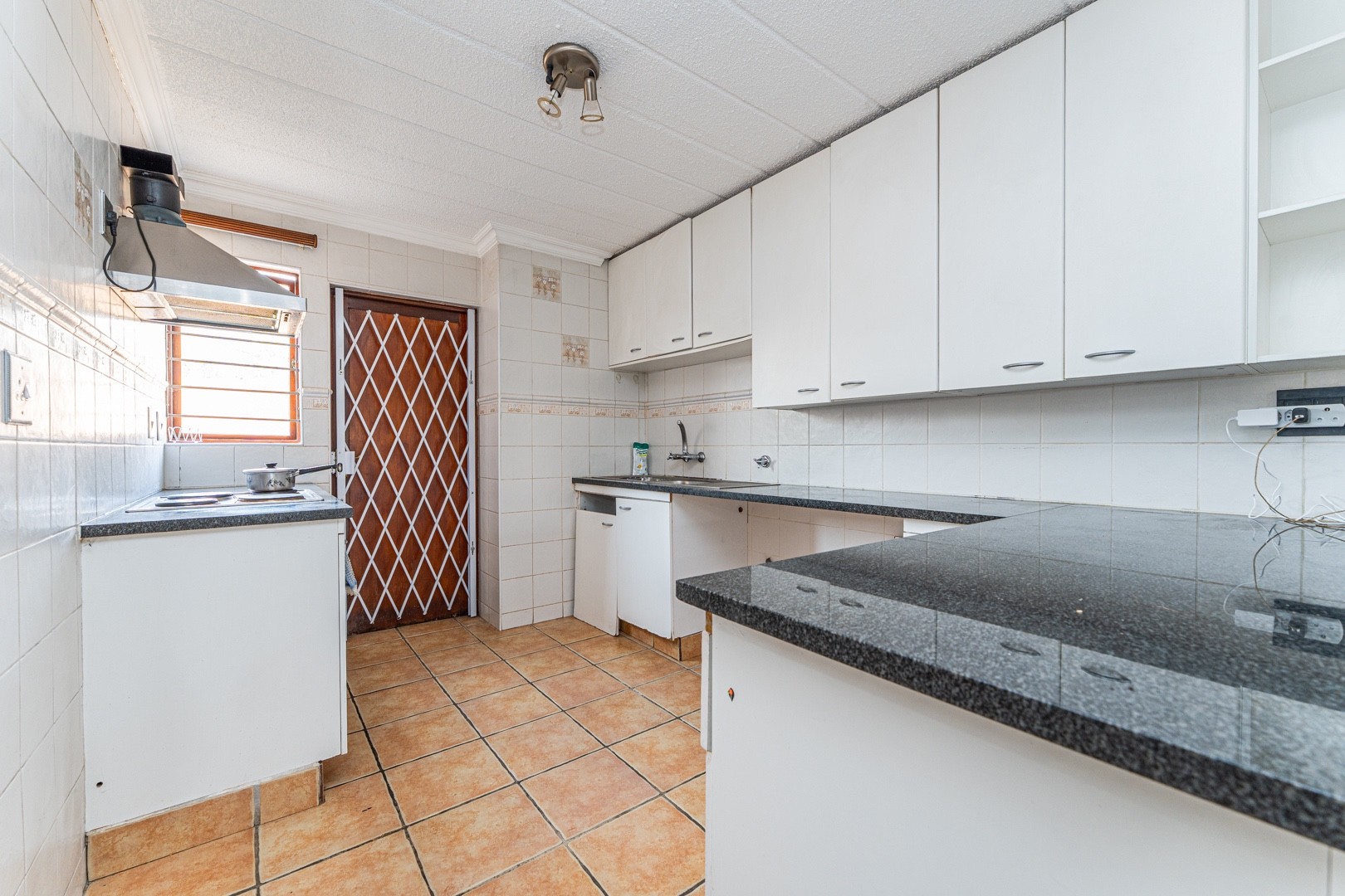 2 Bedroom Ground Floor Apartment For Sale in Morningside, Sandton
