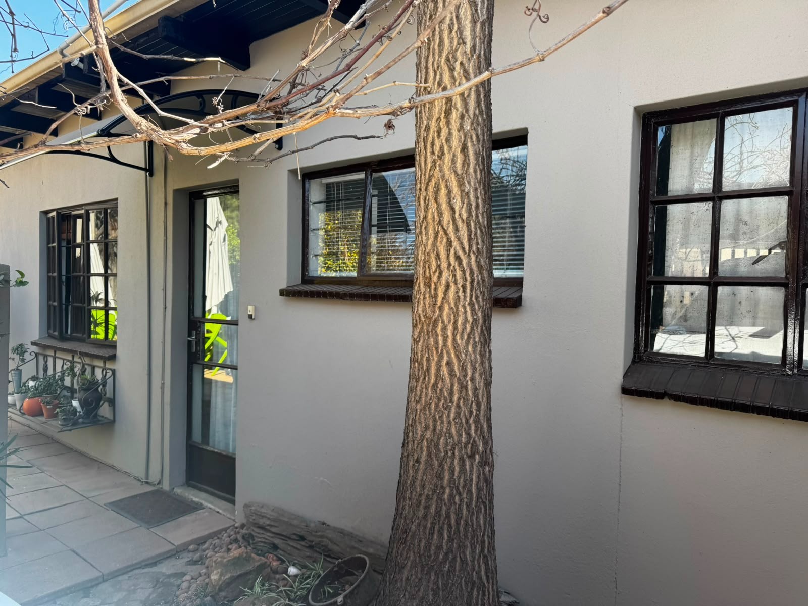 One Bedroom Apartment to Rent in Glen Marais