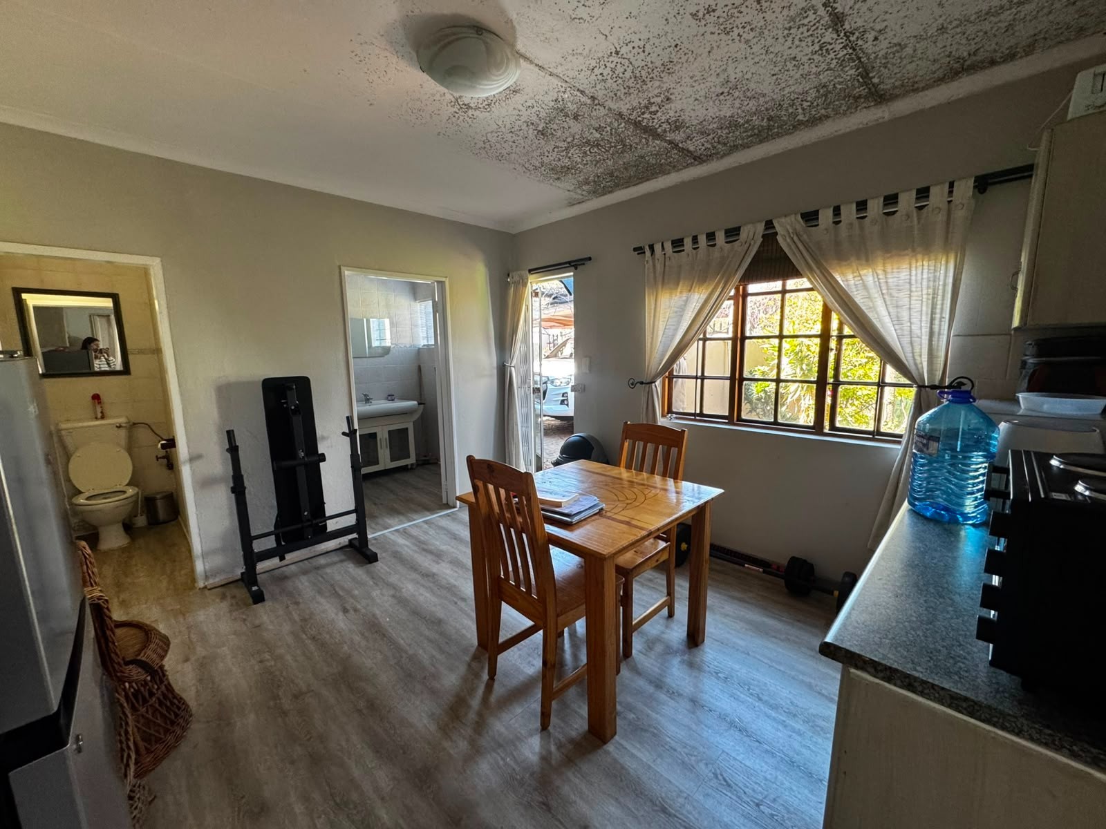 One Bedroom Apartment to Rent in Glen Marais