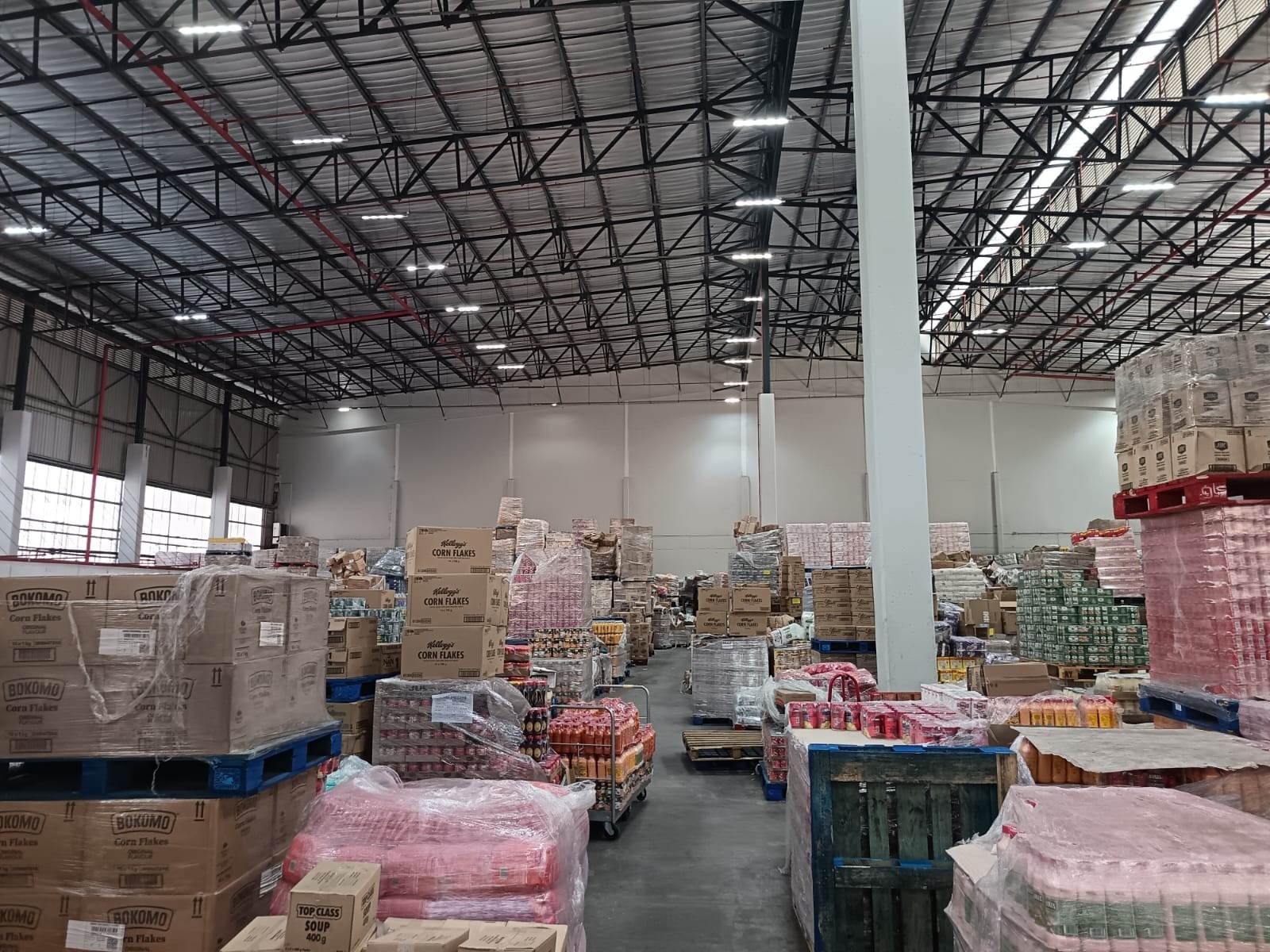 Warehouse to let in Cornubia