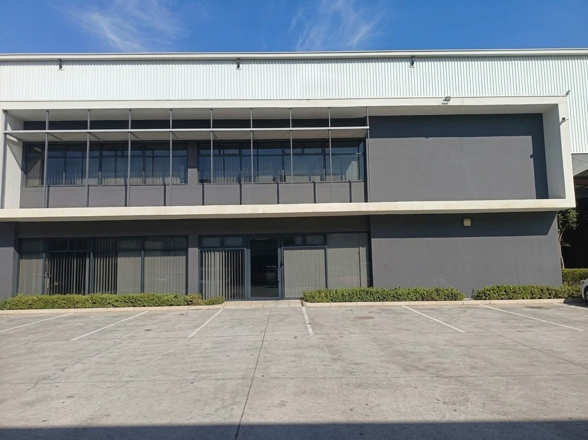 Warehouse to let in Cornubia